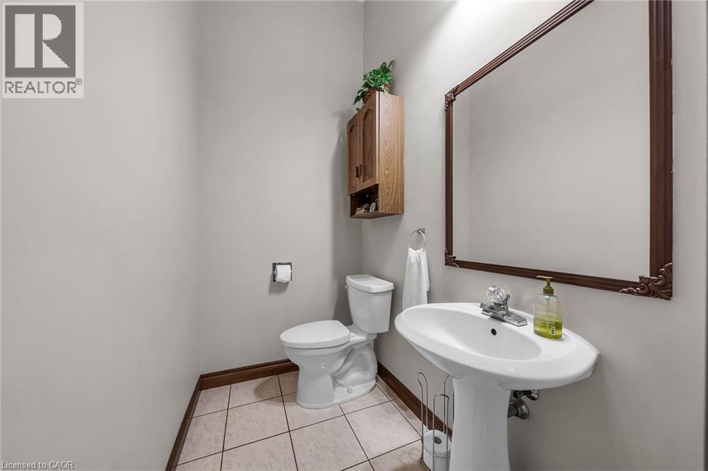 3 Shoreline Crescent, Grimsby, Ontario  L3M 5B1 - Photo 21 - XH4204752