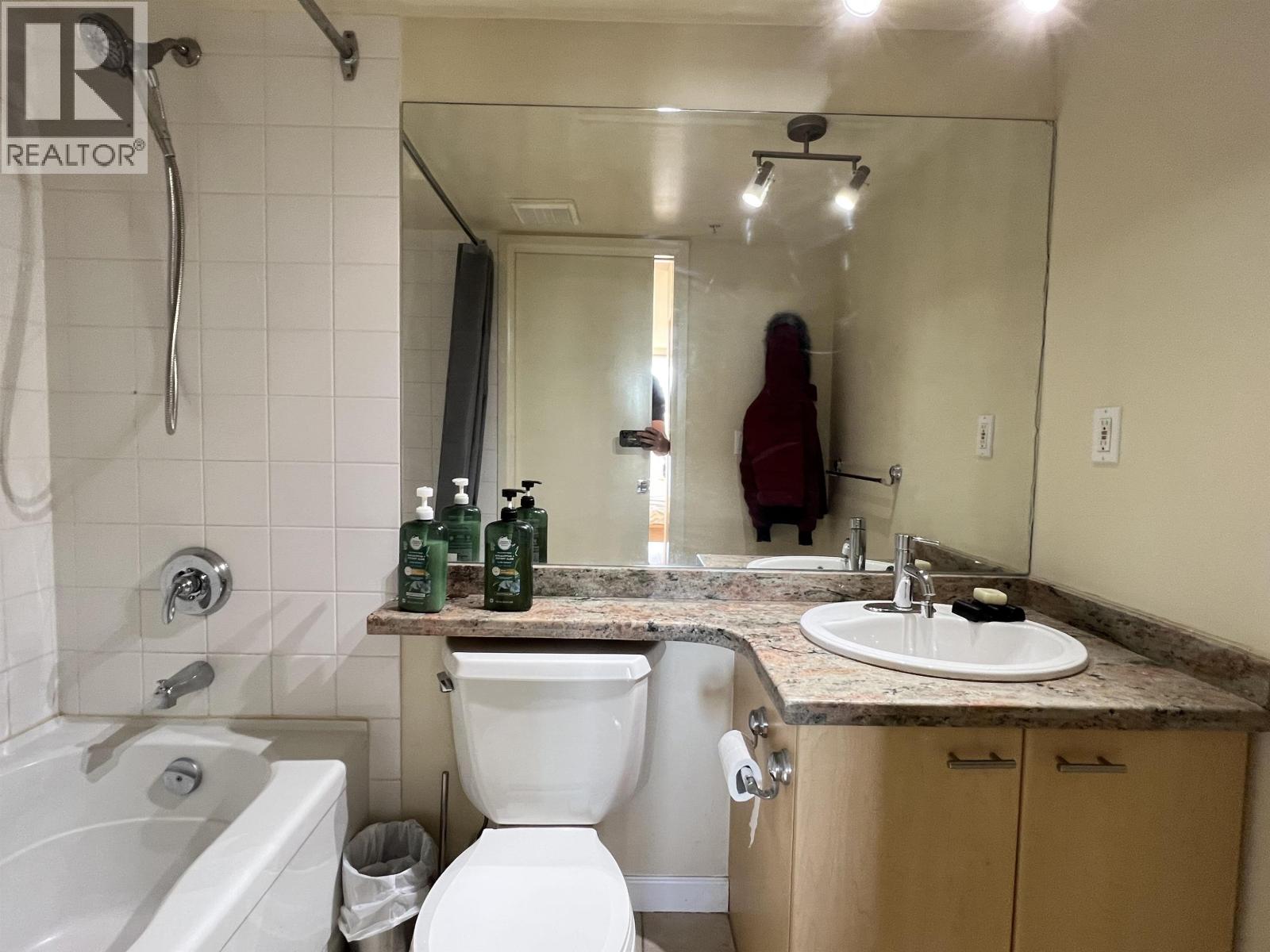 Listing Picture 8 of 13 : 1307 8180 GRANVILLE AVENUE, Richmond / 烈治文 - 魯藝地產 Yvonne Lu Group - MLS Medallion Club Member