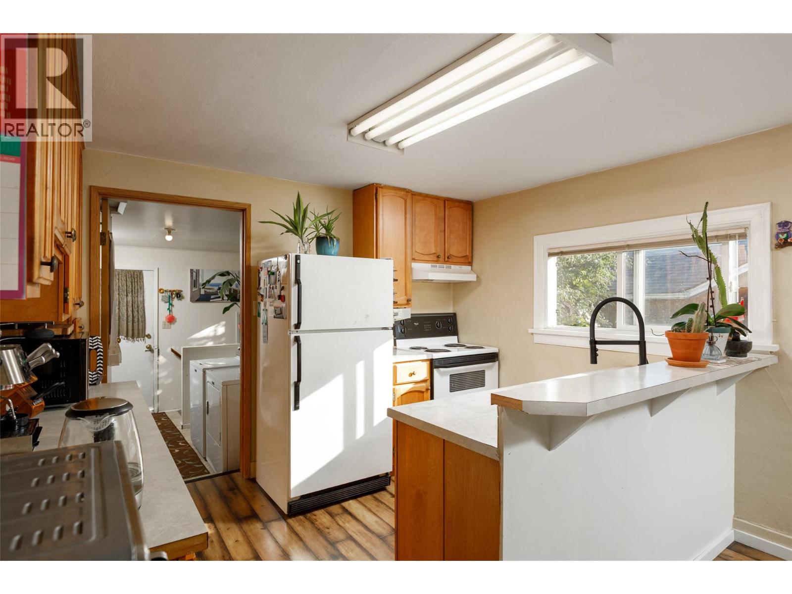 858 Cawston Avenue, Kelowna, British Columbia  V1Y 6Z7 - Photo 3 - 10372658