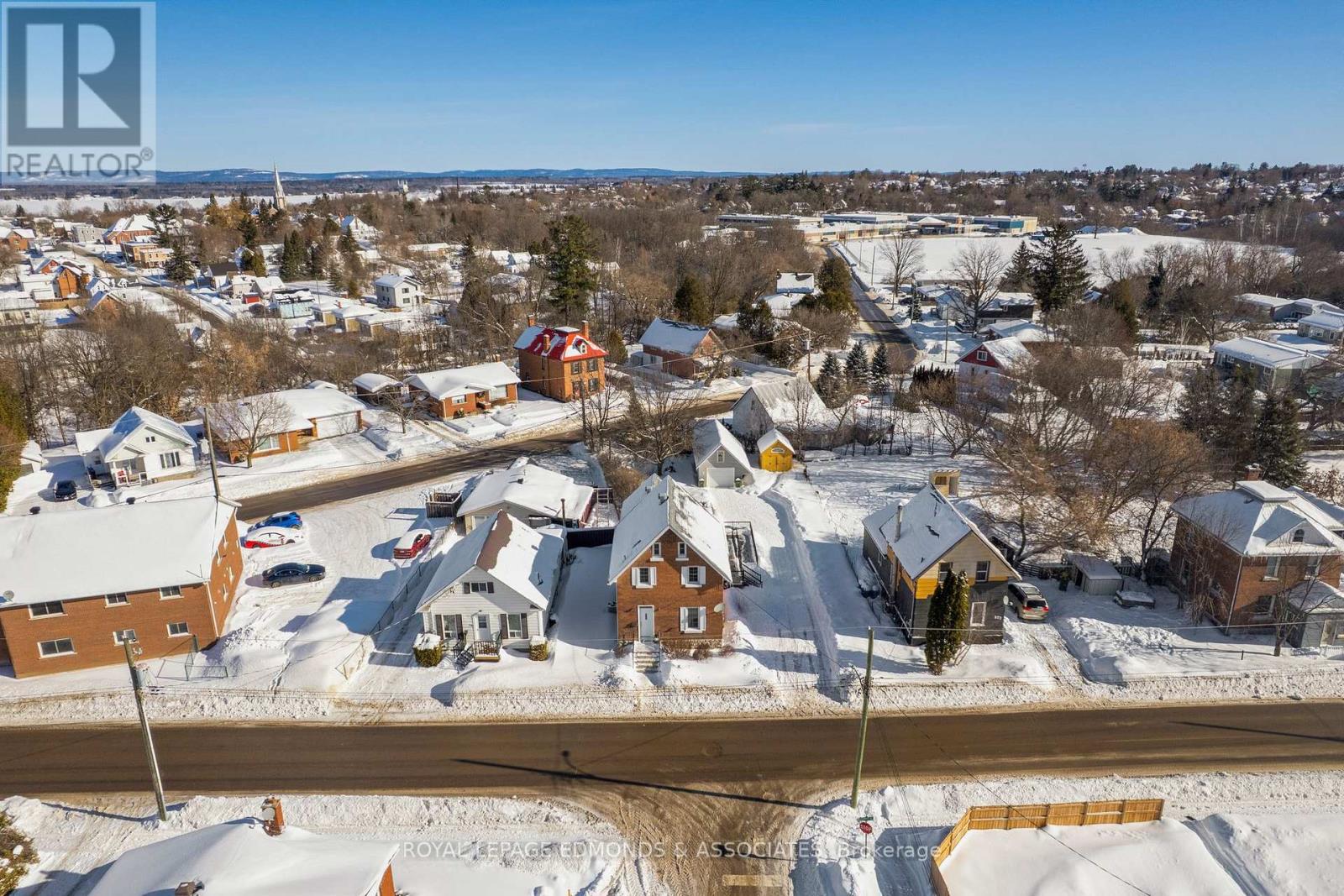 381 Everett Street, Pembroke, Ontario  K8A 3W9 - Photo 47 - X12787536