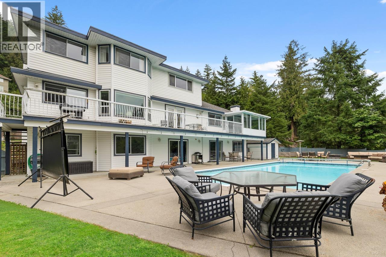 15333 Sheridan Drive, Pitt Meadows, British Columbia  V3Y 2T9 - Photo 2 - R3089724