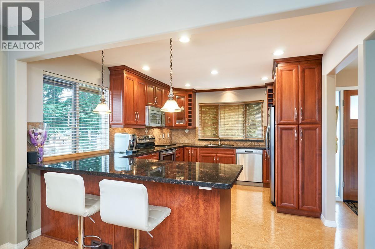 630 Sydney Avenue, Coquitlam, British Columbia  V3K 3K2 - Photo 11 - R3089729