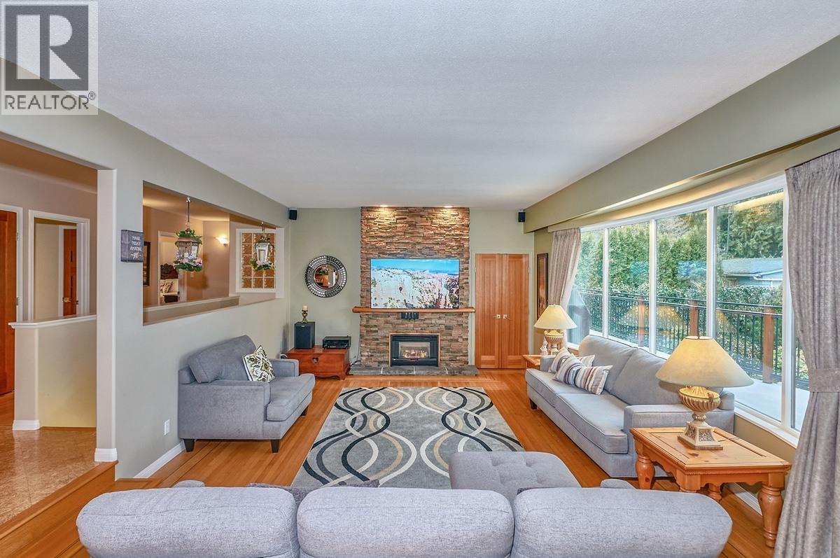 630 Sydney Avenue, Coquitlam, British Columbia  V3K 3K2 - Photo 8 - R3089729