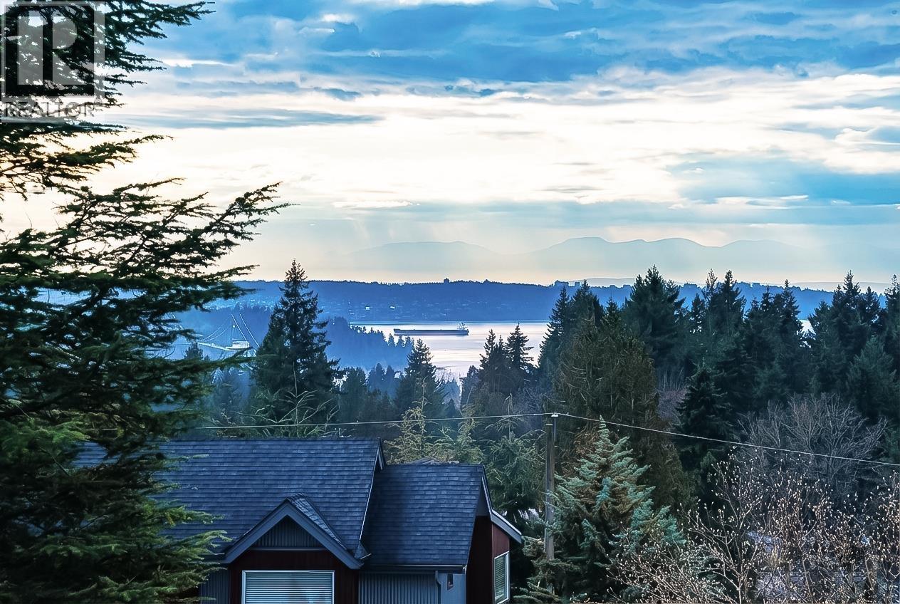 4275 Chelsea Crescent, North Vancouver, British Columbia  V7R 3J4 - Photo 18 - R3089742