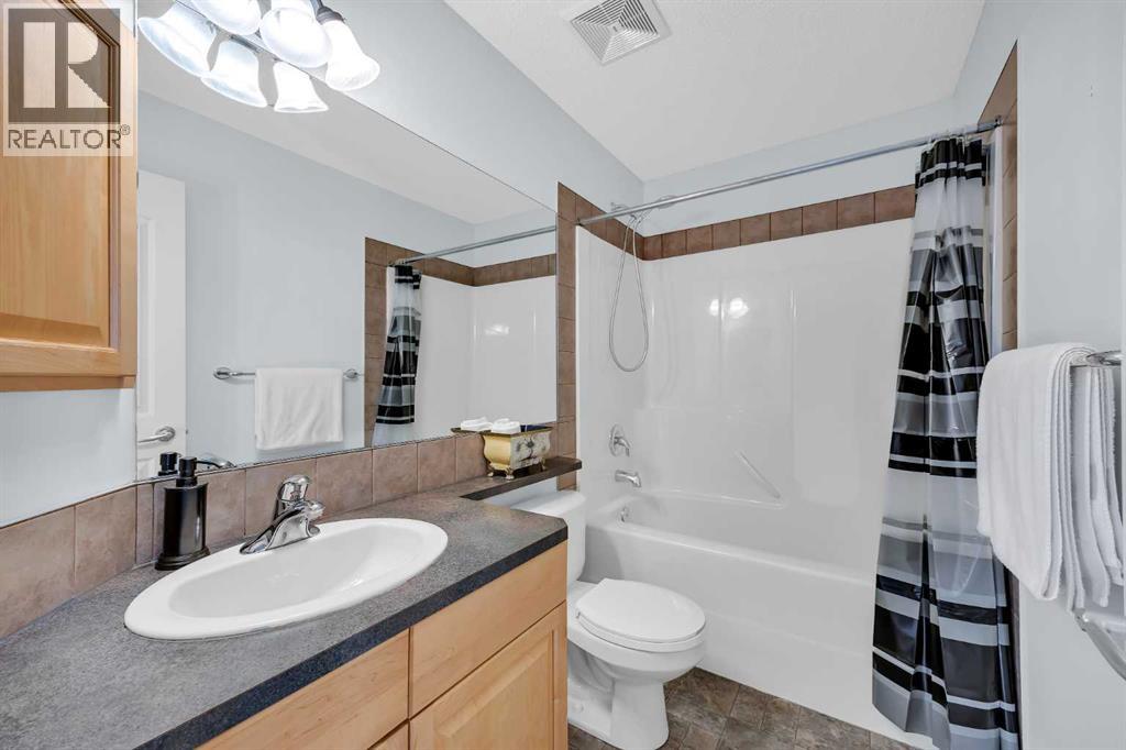 139 Prestwick Point Se, Calgary, Alberta  T2Z 4K7 - Photo 31 - A2282449