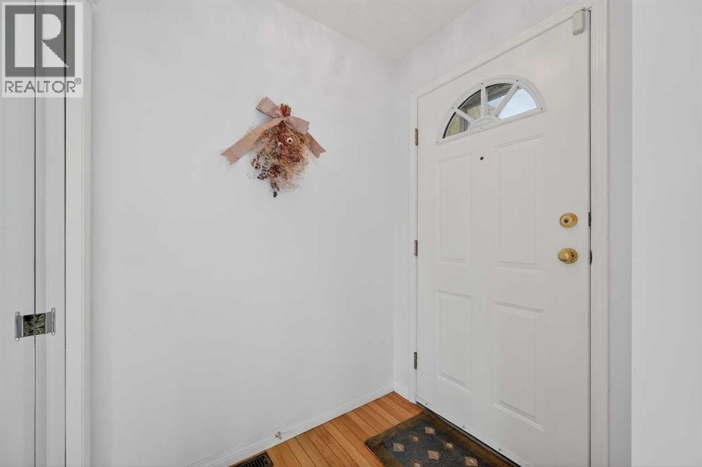 12 Sierra Morena Way Sw, Calgary, Alberta  T3H 3E4 - Photo 3 - A2284247