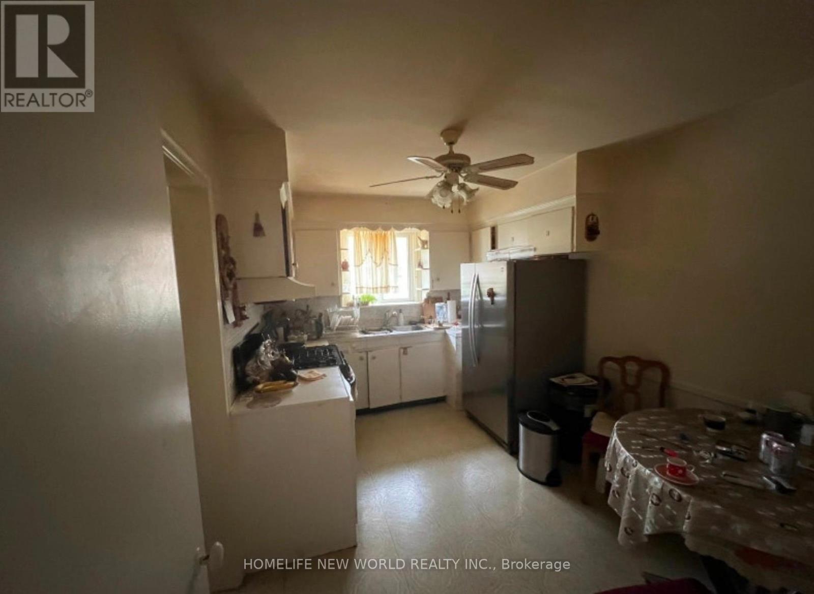 64 Vinci Crescent, Toronto, Ontario  M3H 2Y6 - Photo 3 - C12787488