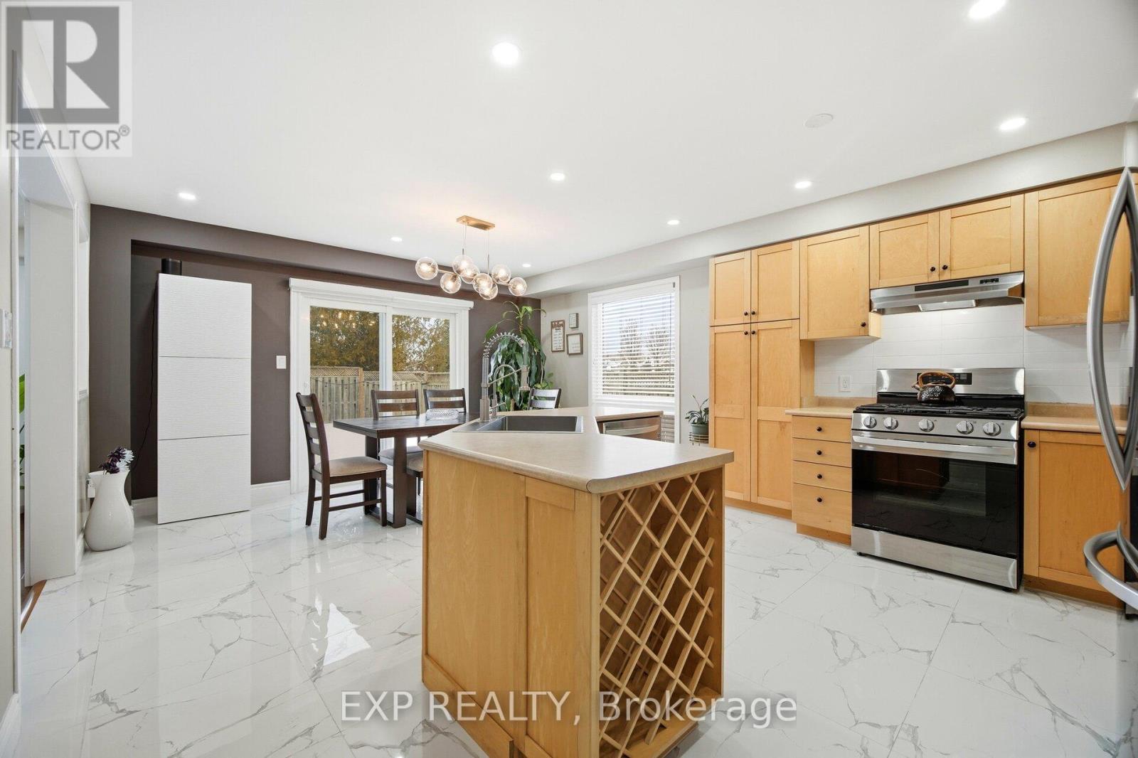 1974 Dalhousie Crescent, Oshawa, Ontario  L1G 8C3 - Photo 6 - E12787460