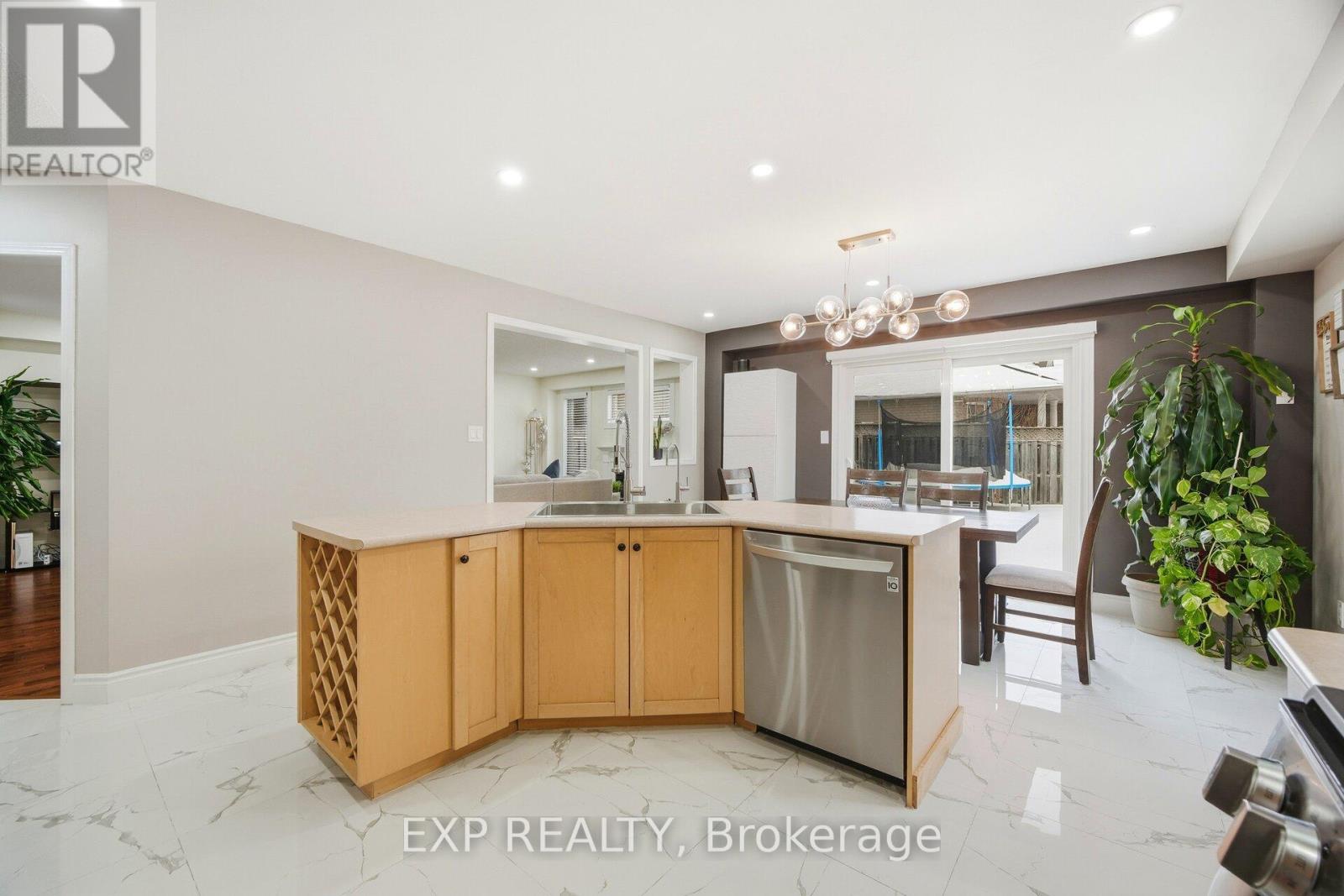 1974 Dalhousie Crescent, Oshawa, Ontario  L1G 8C3 - Photo 9 - E12787460