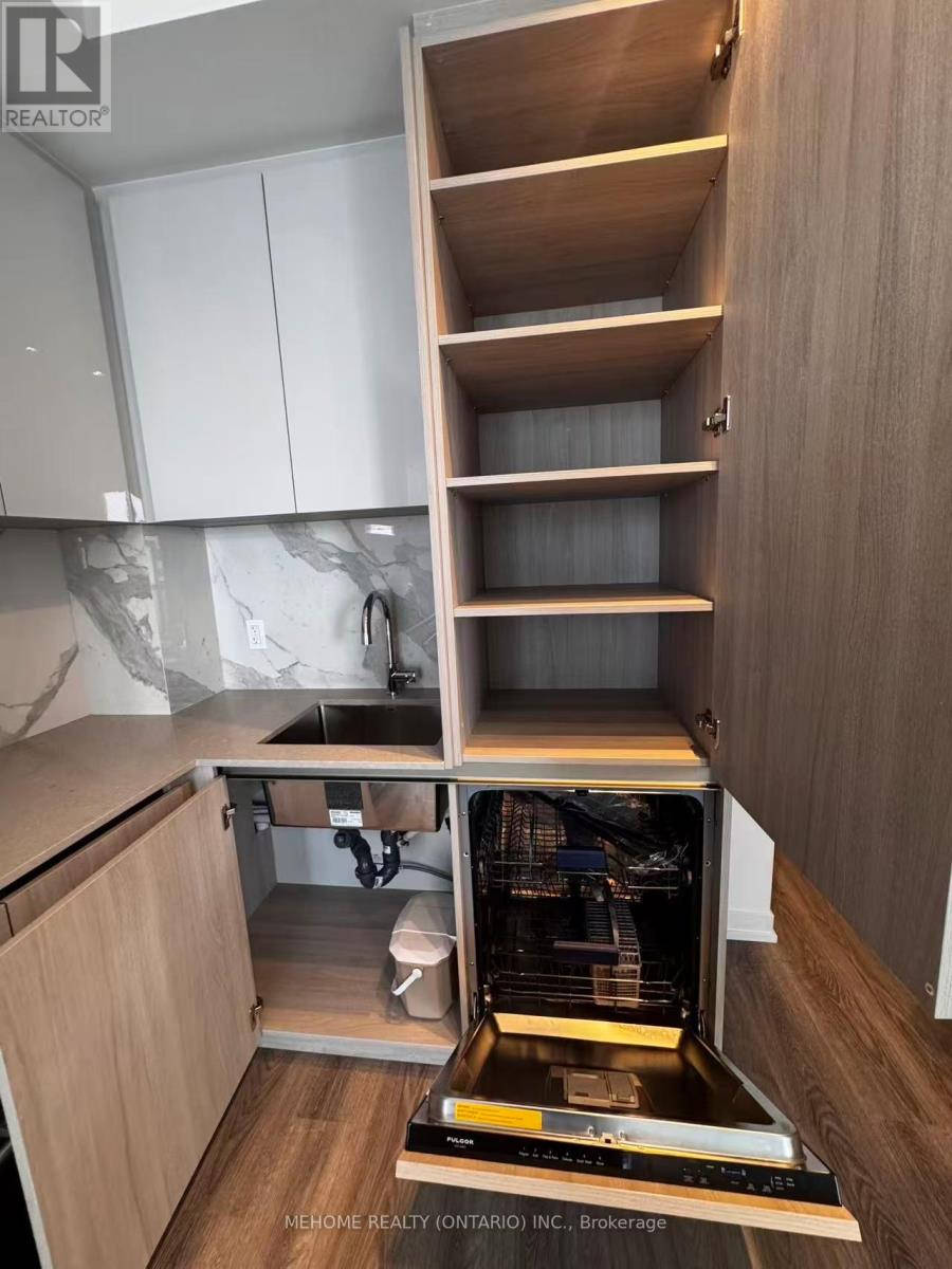 5315 - 8 Interchange Way, Vaughan, Ontario  L4K 5Z7 - Photo 6 - N12787476