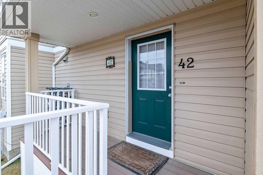 42 Royal Birch Mount Nw, Calgary, Alberta  T3G 5W9 - Photo 2 - A2284661