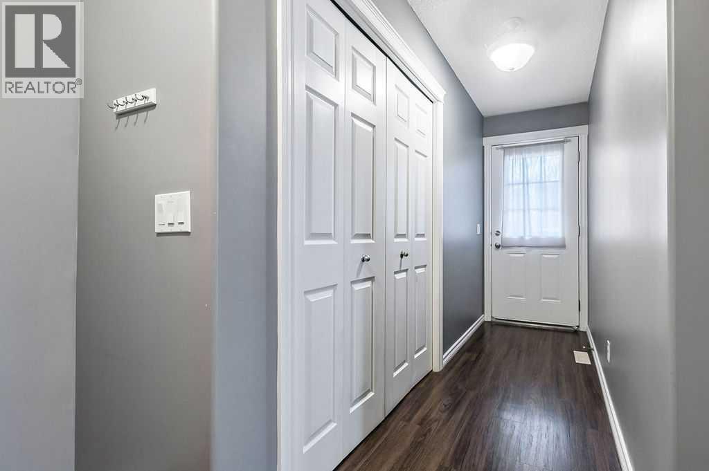 42 Royal Birch Mount Nw, Calgary, Alberta  T3G 5W9 - Photo 3 - A2284661