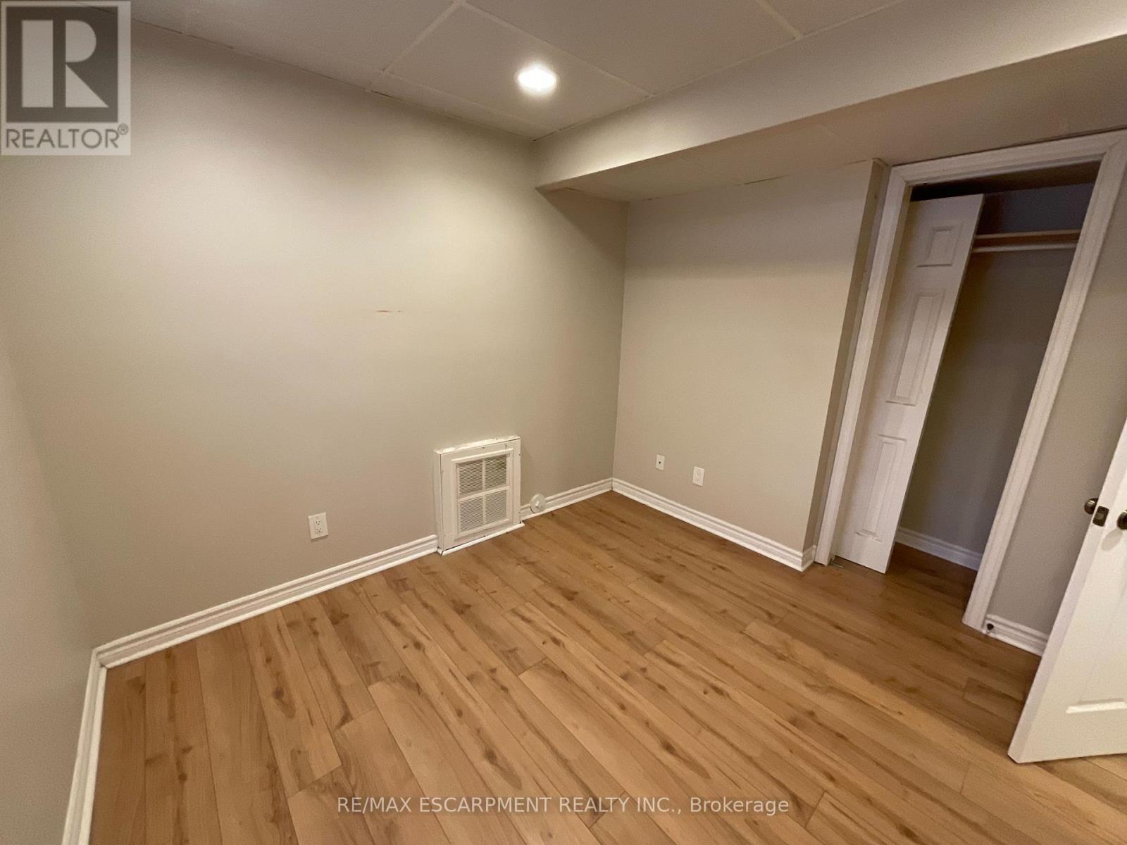 17 Mill Street, Milton (Om Old Milton), Ontario  L9T 1R7 - Photo 18 - W12634536