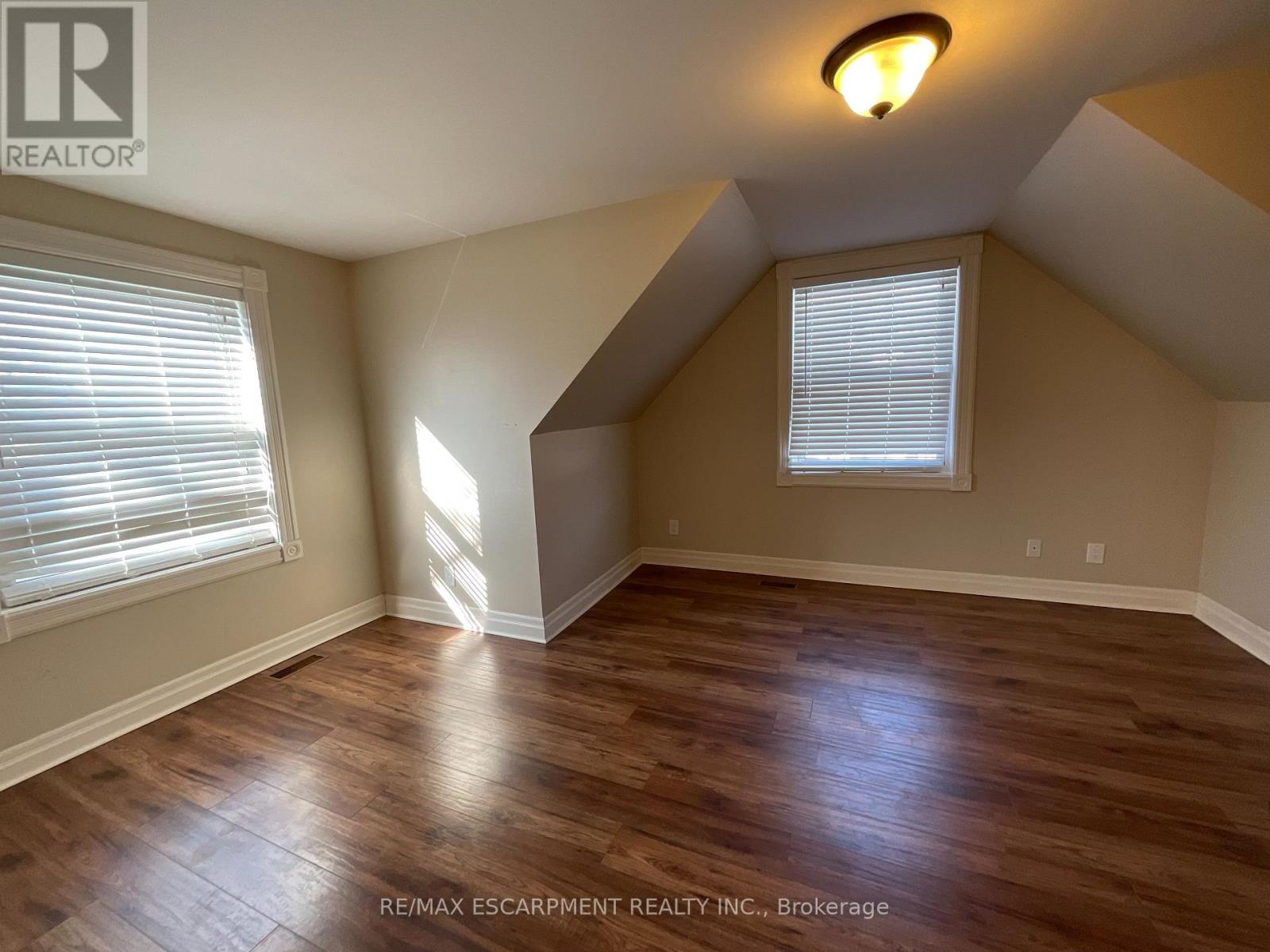 17 Mill Street, Milton (Om Old Milton), Ontario  L9T 1R7 - Photo 12 - W12634536