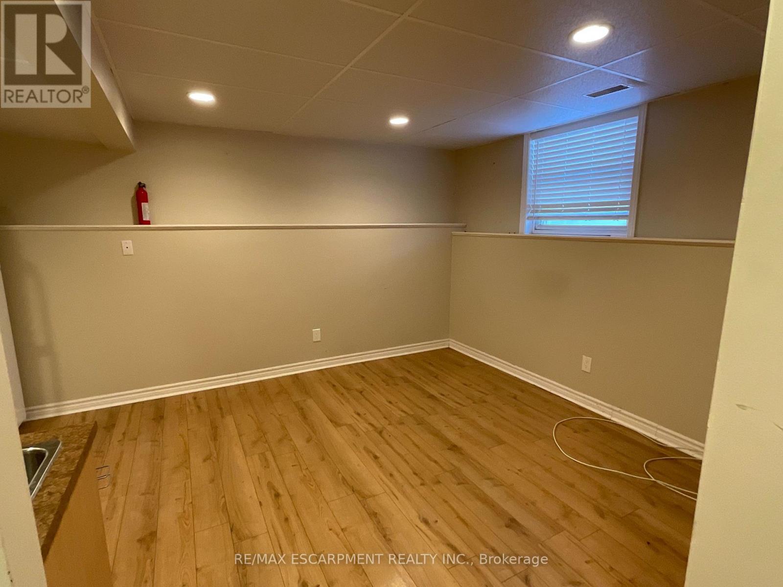 17 Mill Street, Milton (Om Old Milton), Ontario  L9T 1R7 - Photo 15 - W12634536