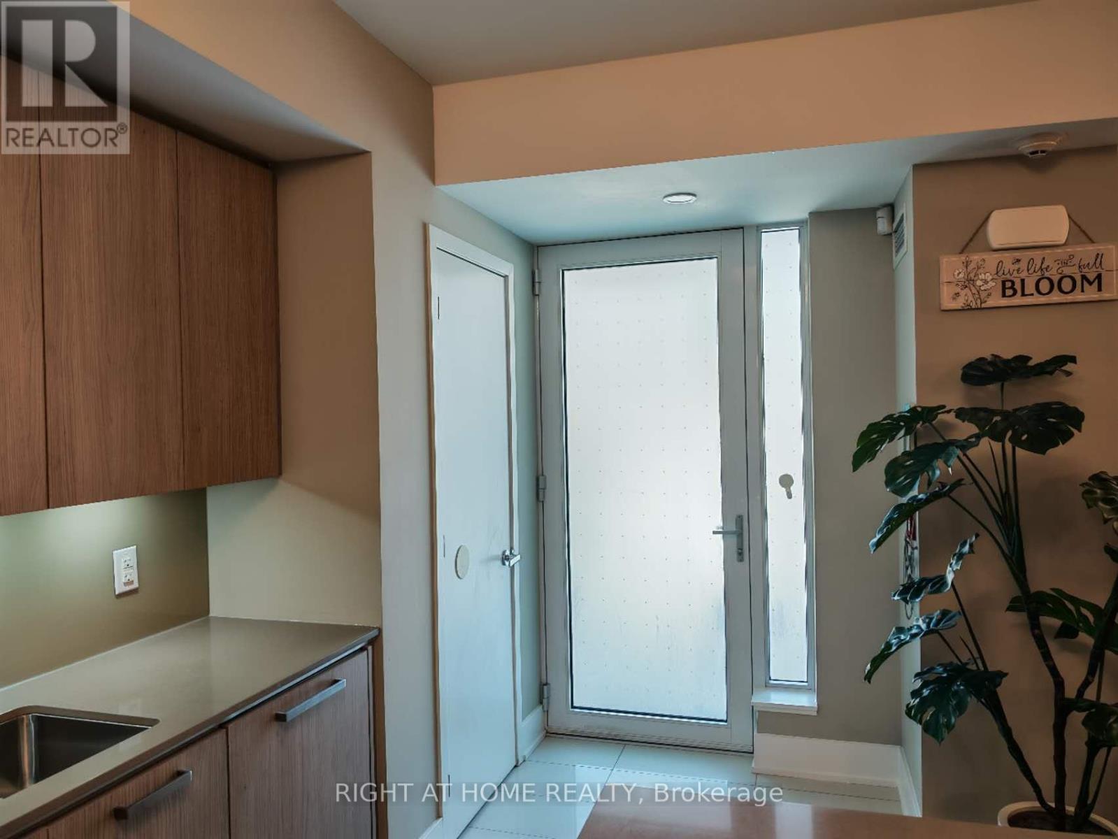 108 - 1830 Bloor Street W, Toronto, Ontario  M6P 0A2 - Photo 3 - W12759296