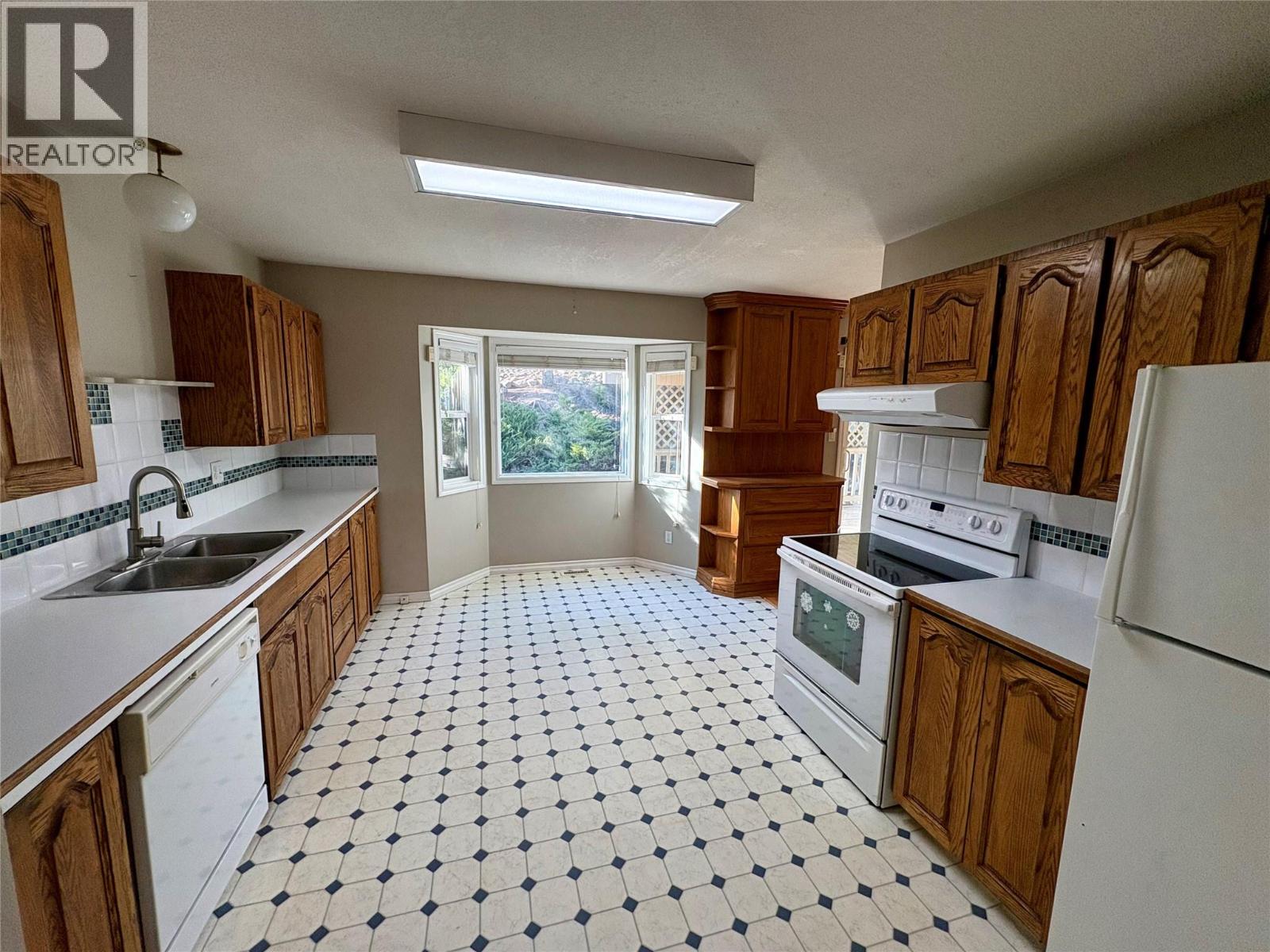 5620 Allenby Crescent, Vernon, British Columbia  V1T 8P8 - Photo 4 - 10367058