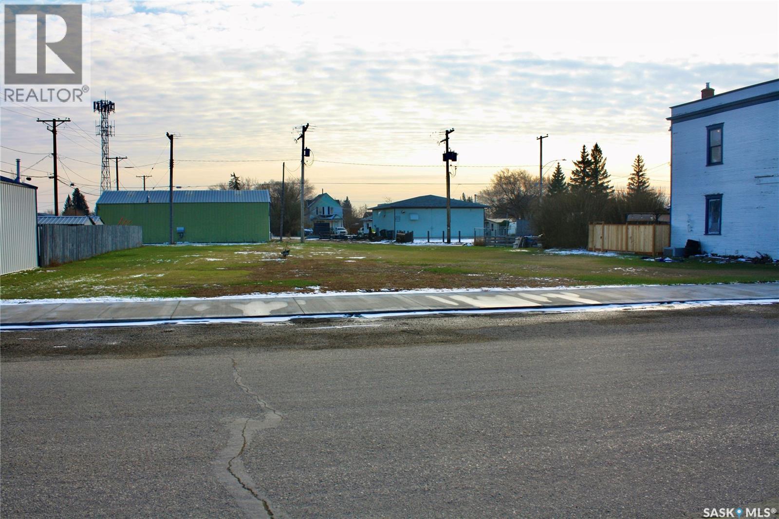 402 Second Street, Dundurn, Saskatchewan  S0K 1K0 - Photo 2 - SK028540