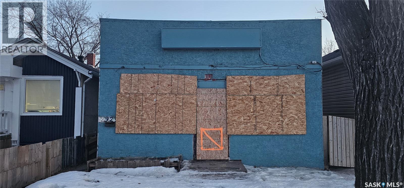 2923 Dewdney Avenue, Regina, Saskatchewan  S4T 0Y1 - Photo 1 - SK028503