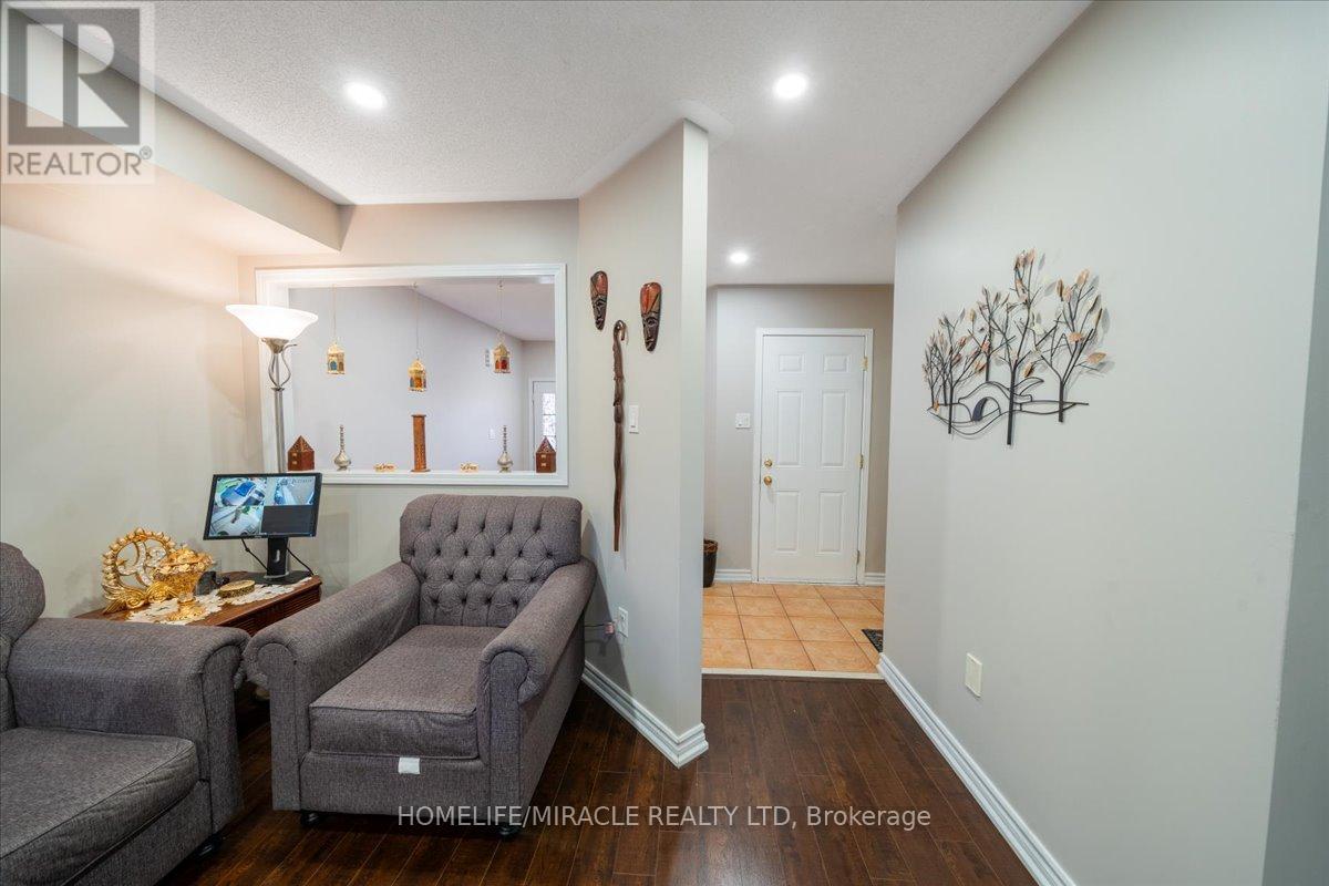 326 Albright Road, Brampton, Ontario  L6X 0H8 - Photo 11 - W12787496