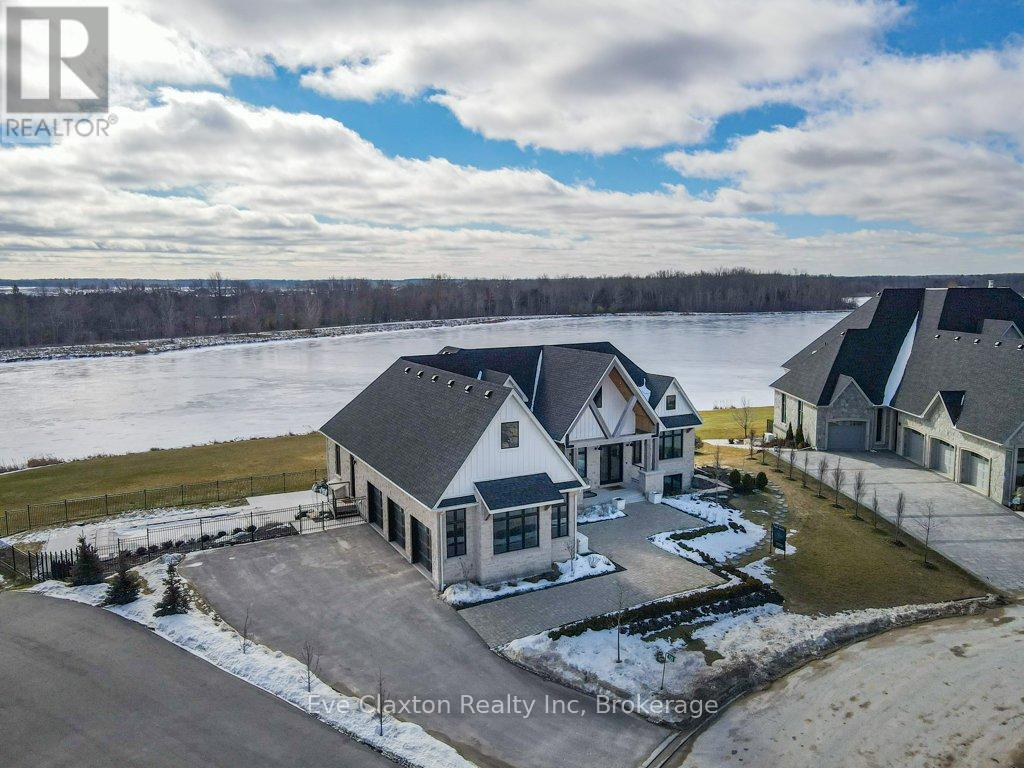129 HERITAGE LAKE DRIVE, Puslinch, Ontario