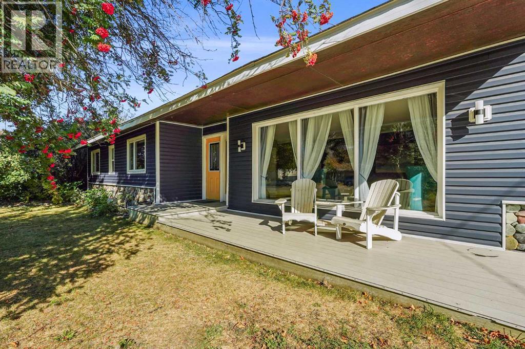 121s 100w, Raymond, Alberta  T0K 2S0 - Photo 2 - A2262466