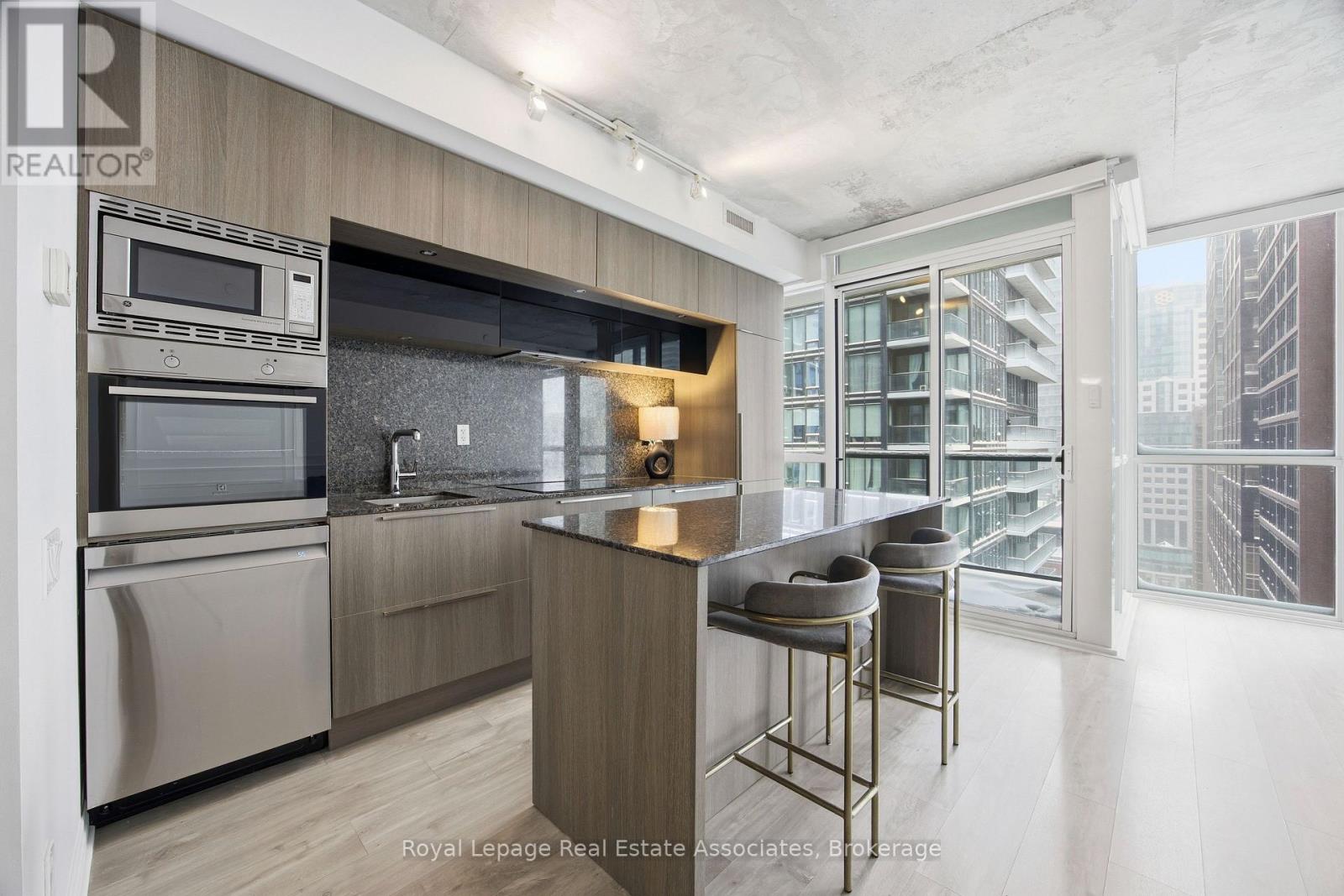 1604 - 88 Blue Jays Way, Toronto (Waterfront Communities), Ontario  M5V 0L7 - Photo 4 - C12768950