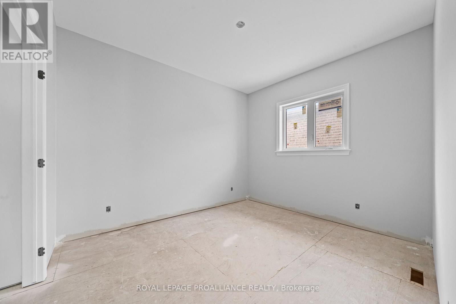 15 Andrew Crescent, Quinte West, Ontario  K8V 0K1 - Photo 10 - X12787610