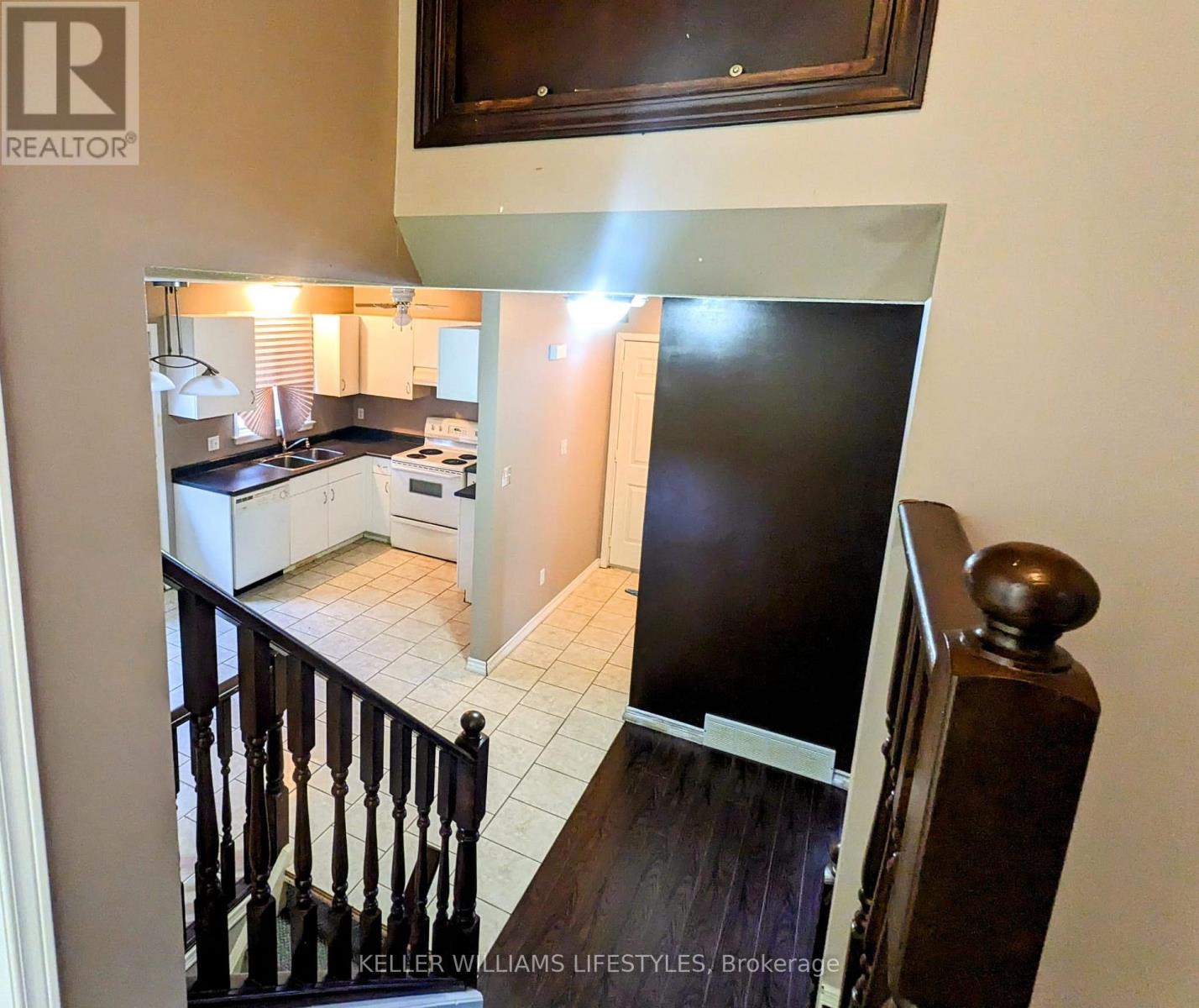 582 Talltree Crescent, London East, Ontario  N5V 5E4 - Photo 4 - X12787548