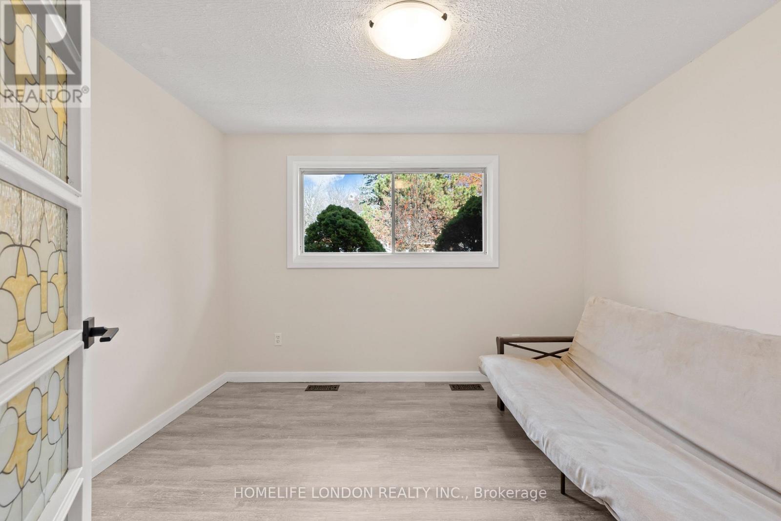 163 Centre Street, London South, Ontario  N6J 1T7 - Photo 18 - X12787616