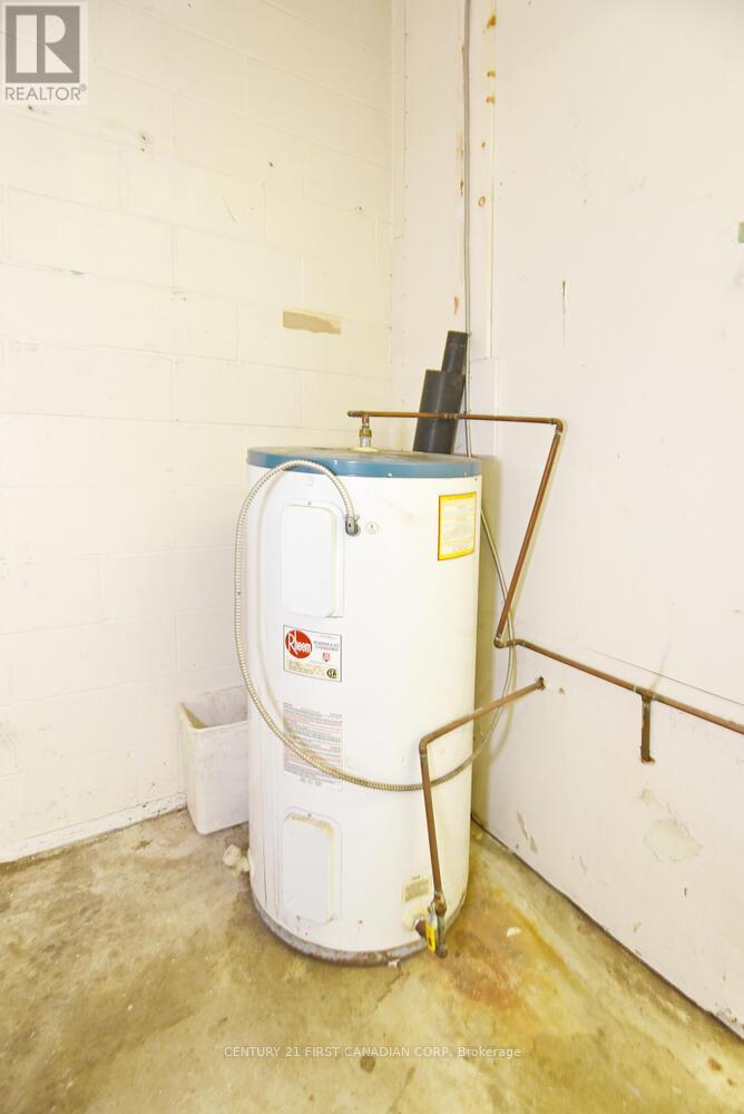 Garage - 1775 Oxford Street, London East, Ontario  N5V 2Z6 - Photo 21 - X12787664