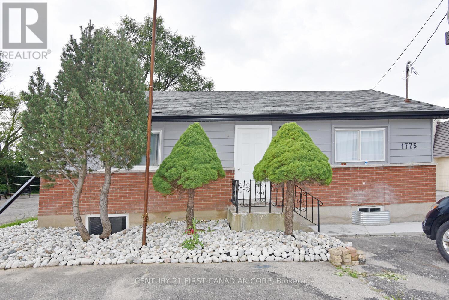 Garage - 1775 Oxford Street, London East, Ontario  N5V 2Z6 - Photo 6 - X12787664