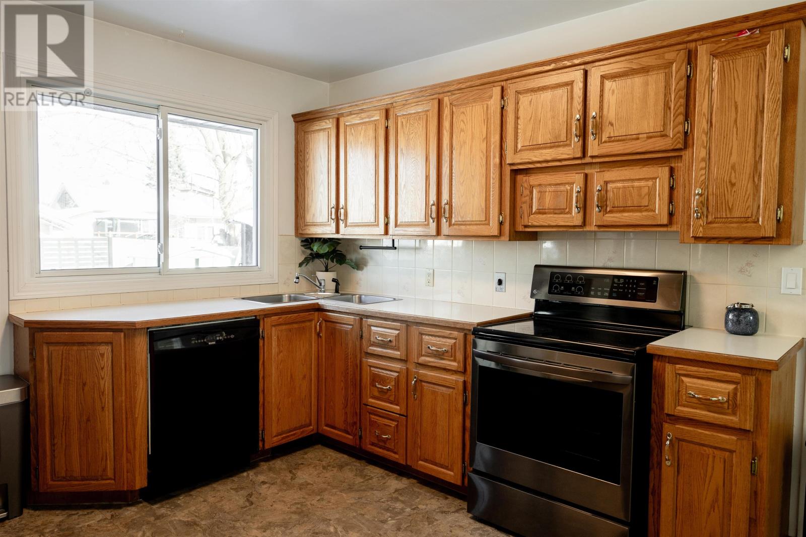 127 Elmwood Cres, Thunder Bay, Ontario  P7E 6A6 - Photo 13 - TB2600234