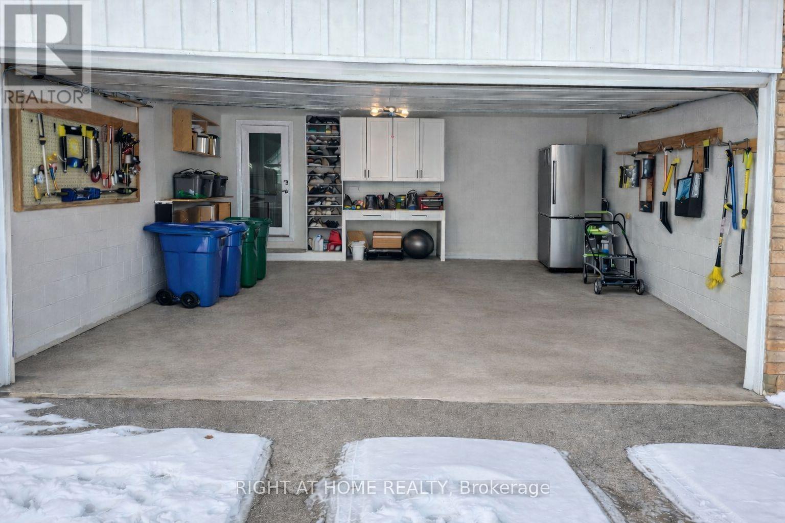 16 Mayvern Crescent, Richmond Hill, Ontario  L4C 5J4 - Photo 41 - N12724620