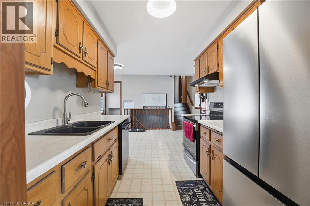 194 Banbury Road, Brantford, Ontario  N3P 1C6 - Photo 5 - 40803452