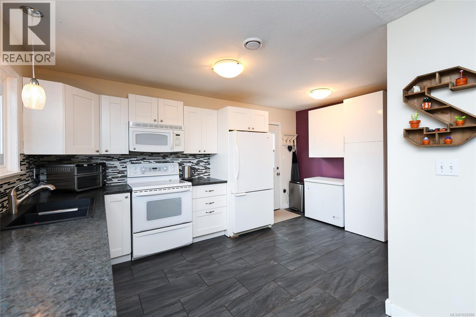 599 23rd St, Courtenay, British Columbia V9N 7K9 - Photo 8 - 1025586