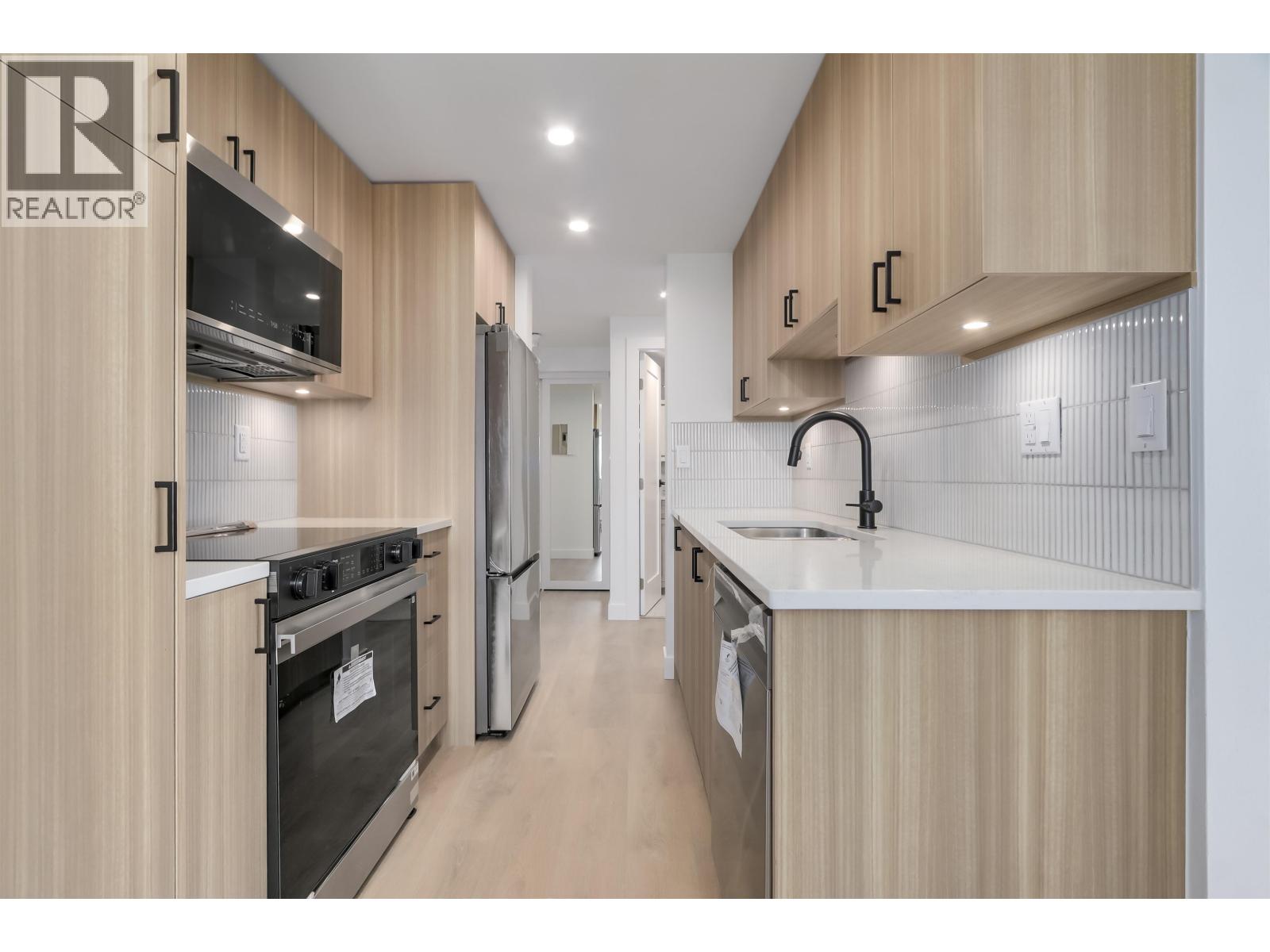 1206 110 W 4TH STREET, north vancouver, British Columbia