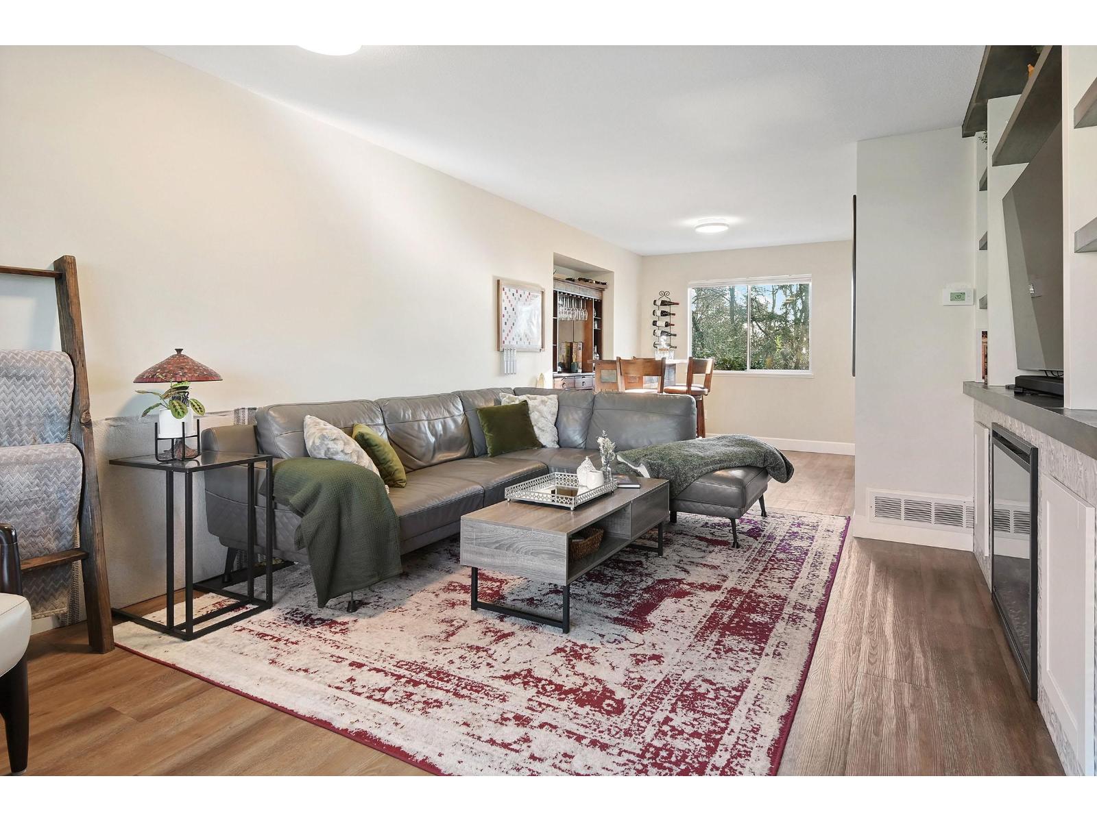 18274 58a Avenue, Surrey, British Columbia  V3S 7E9 - Photo 6 - R3089510