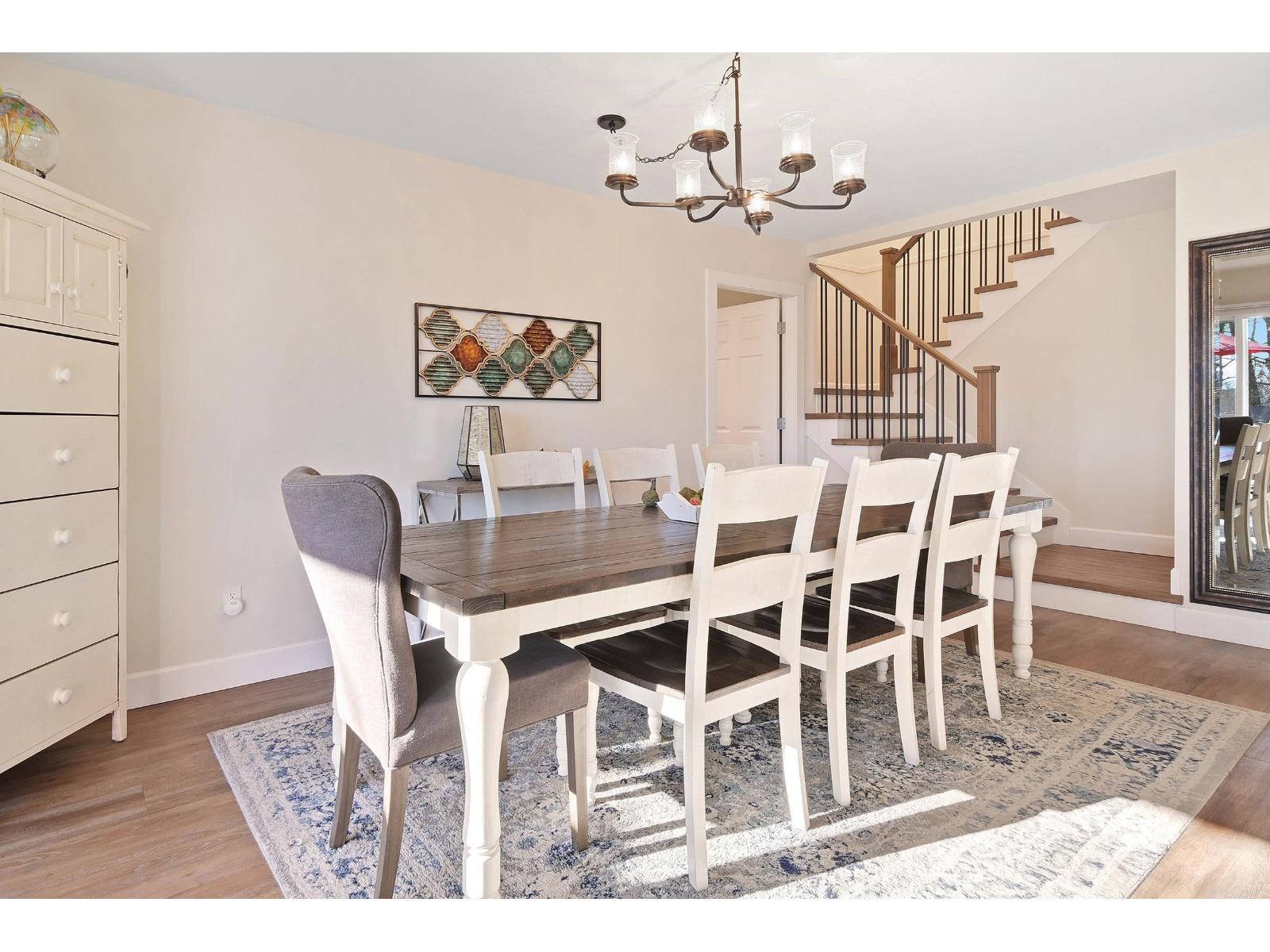 18274 58a Avenue, Surrey, British Columbia  V3S 7E9 - Photo 3 - R3089510