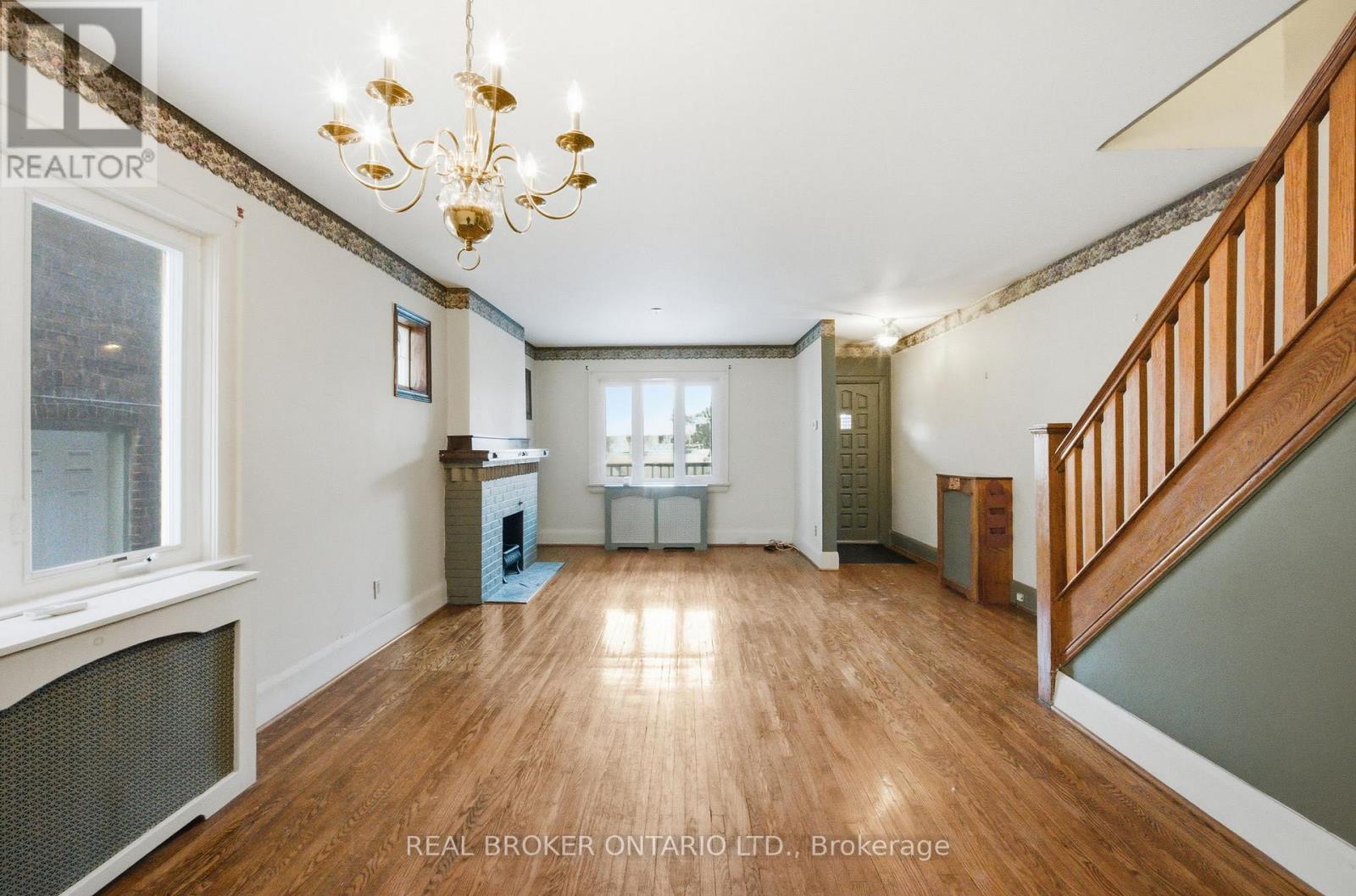 46 Cherrywood Avenue, Toronto, Ontario  M6C 2X3 - Photo 3 - C12784714