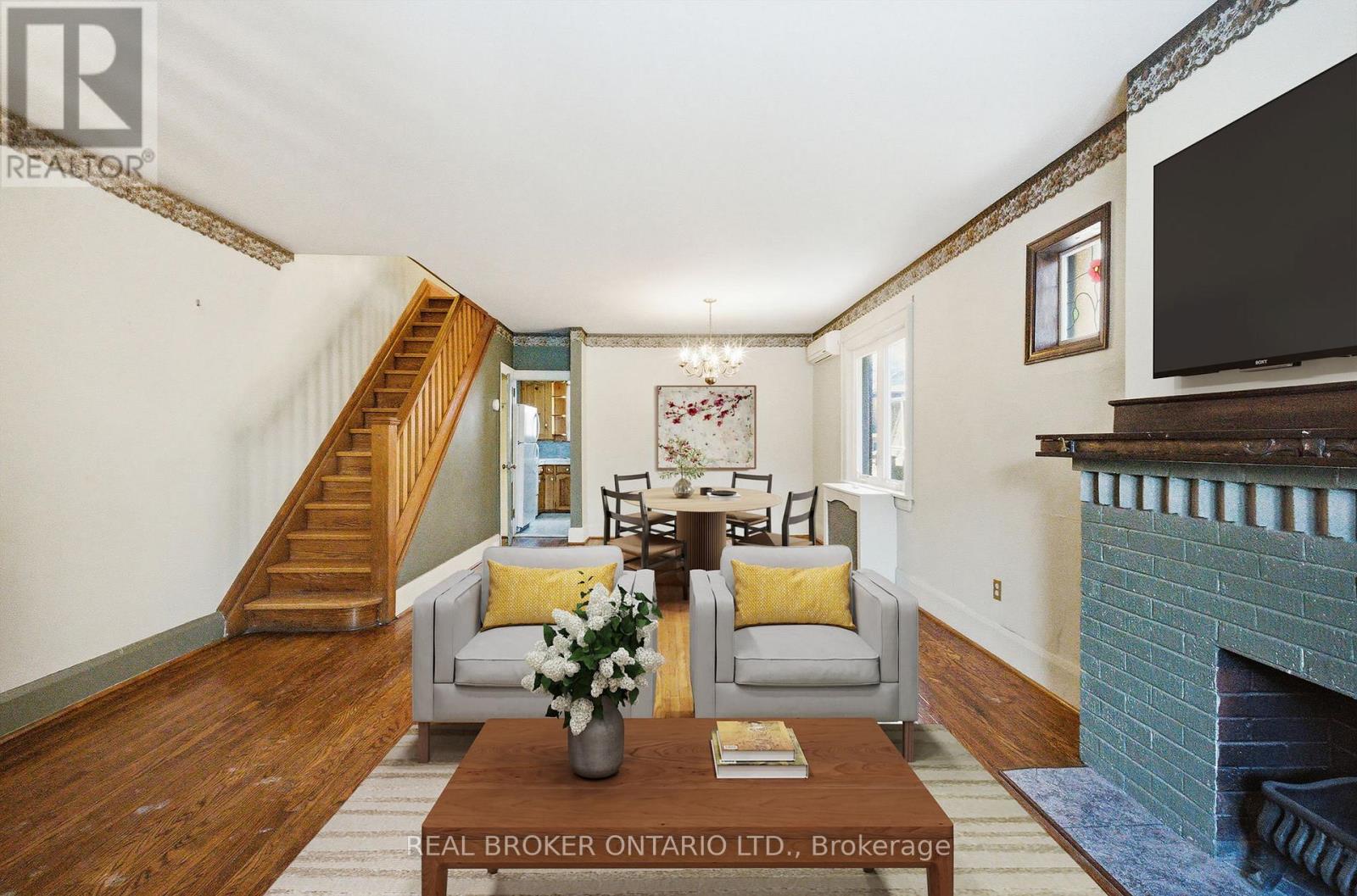 46 Cherrywood Avenue, Toronto, Ontario  M6C 2X3 - Photo 5 - C12784714