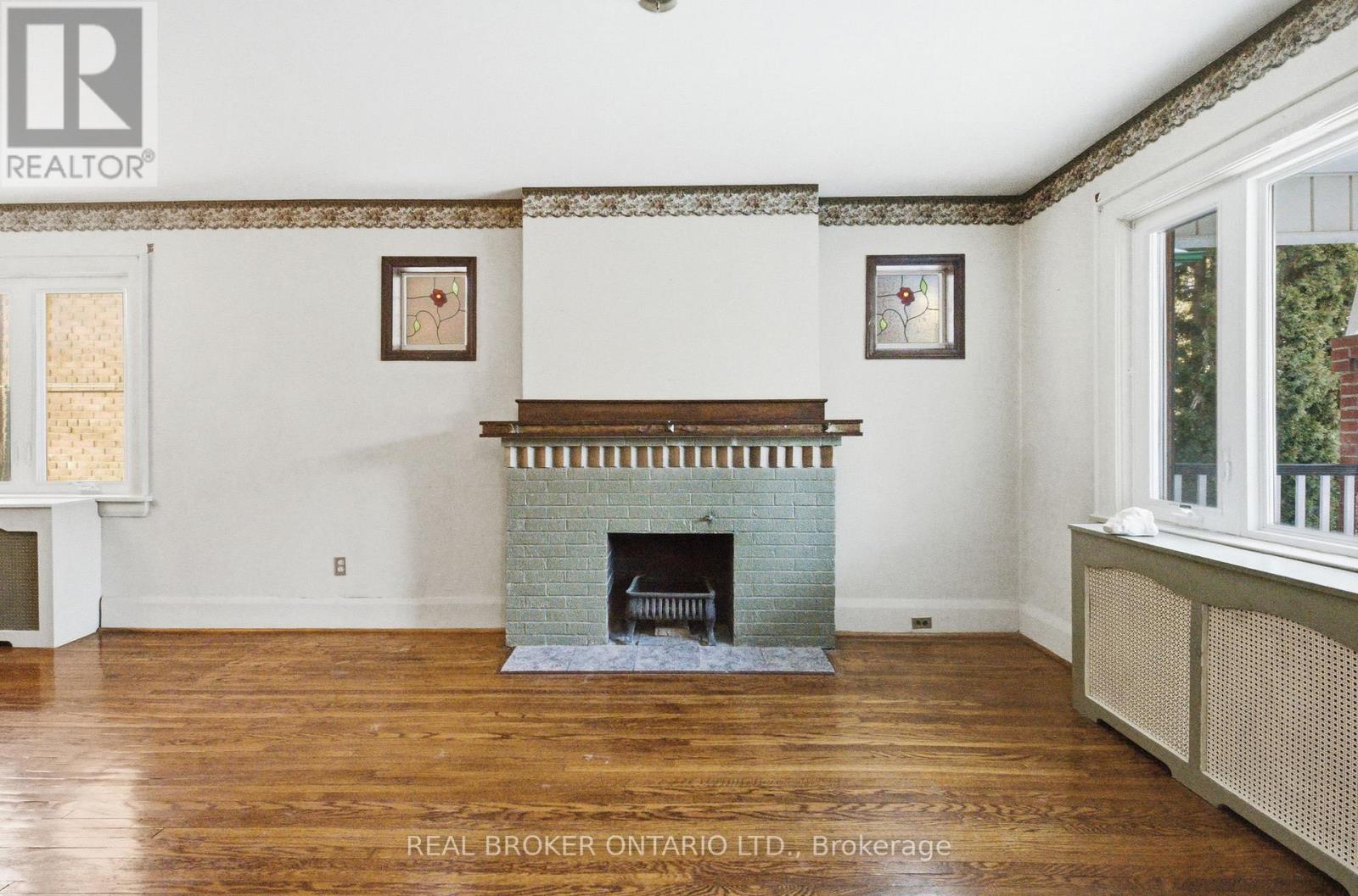 46 Cherrywood Avenue, Toronto, Ontario  M6C 2X3 - Photo 6 - C12784714