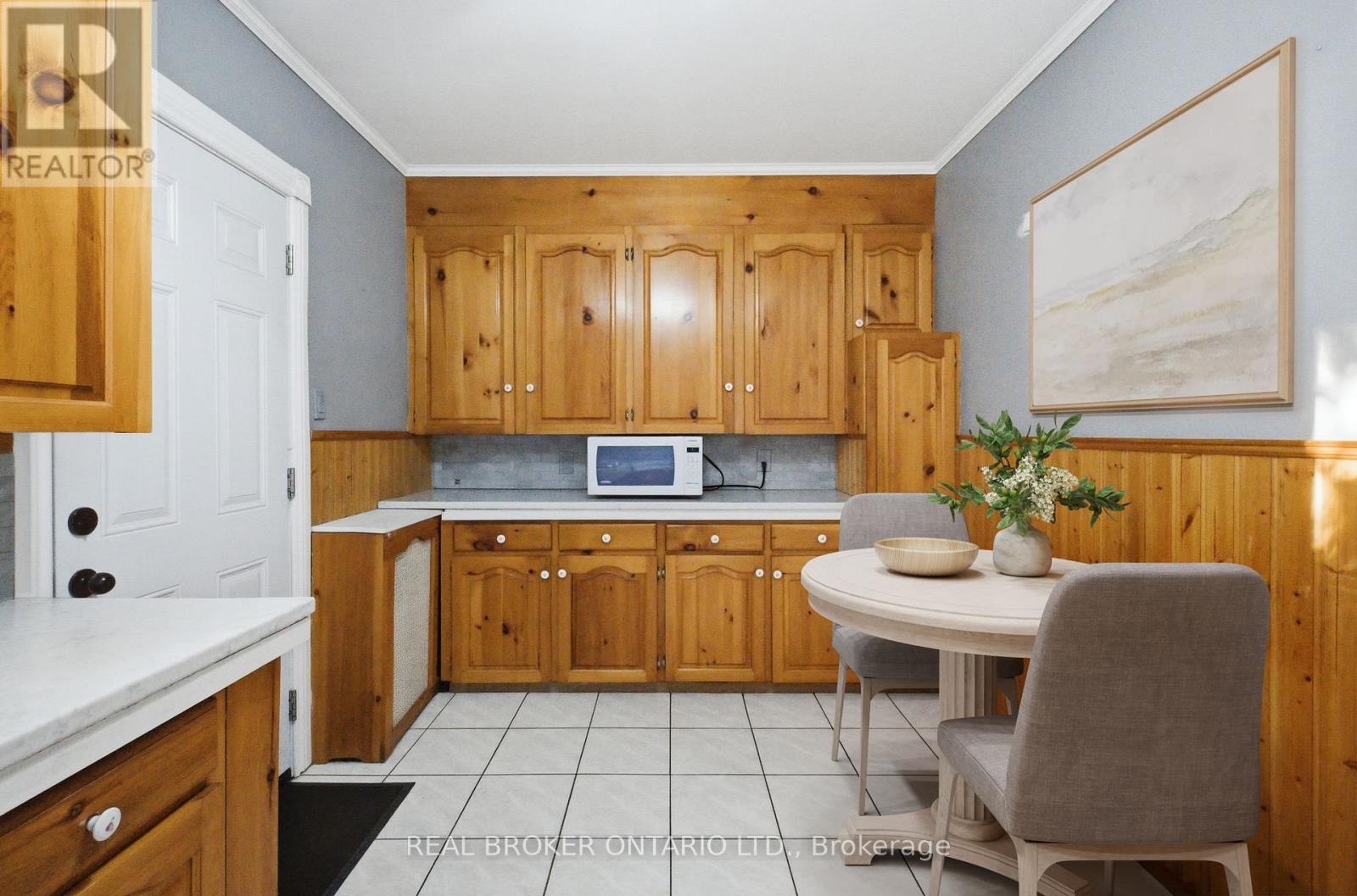 46 Cherrywood Avenue, Toronto, Ontario  M6C 2X3 - Photo 8 - C12784714