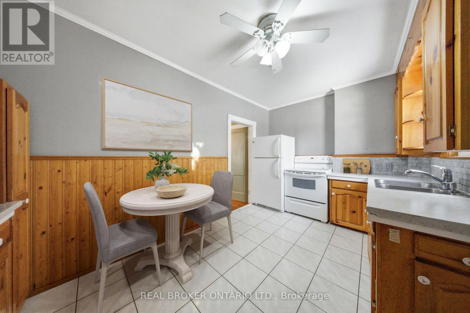 46 Cherrywood Avenue, Toronto, Ontario  M6C 2X3 - Photo 9 - C12784714