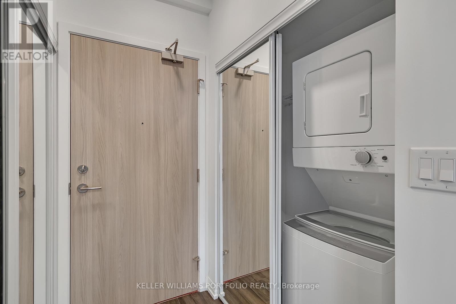 608 - 75 Canterbury Place, Toronto, Ontario  M2N 0L2 - Photo 17 - C12787638