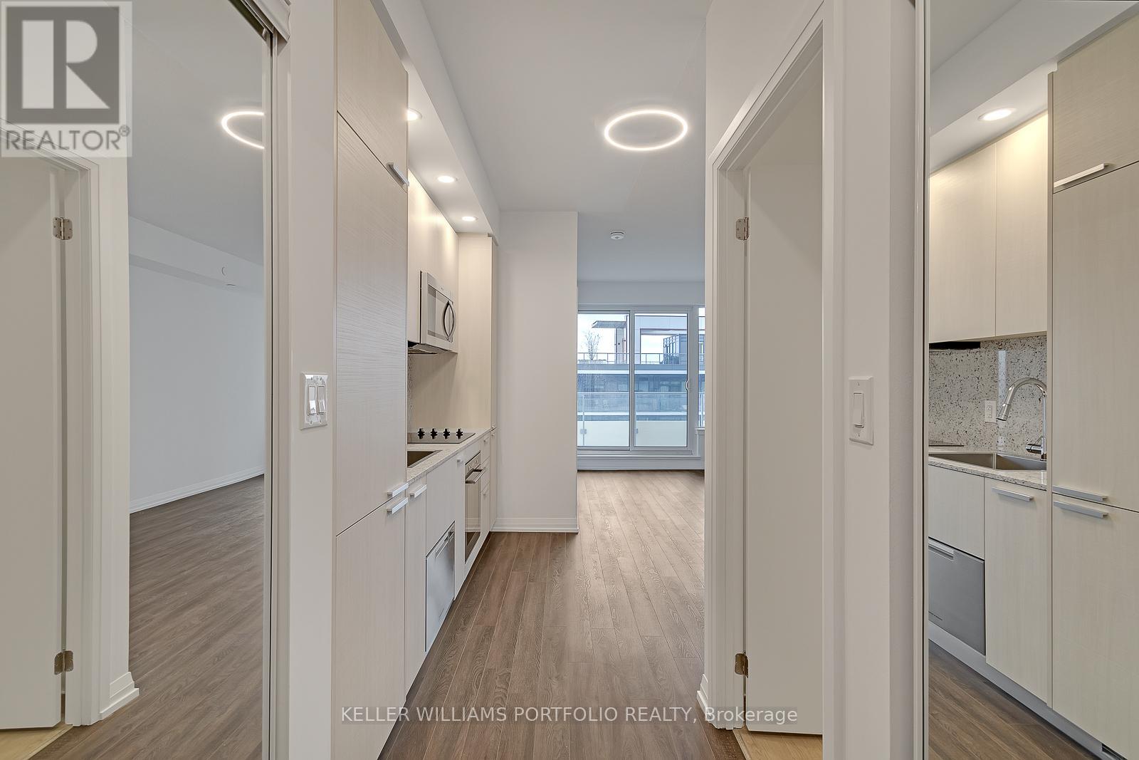 608 - 75 Canterbury Place, Toronto, Ontario  M2N 0L2 - Photo 2 - C12787638