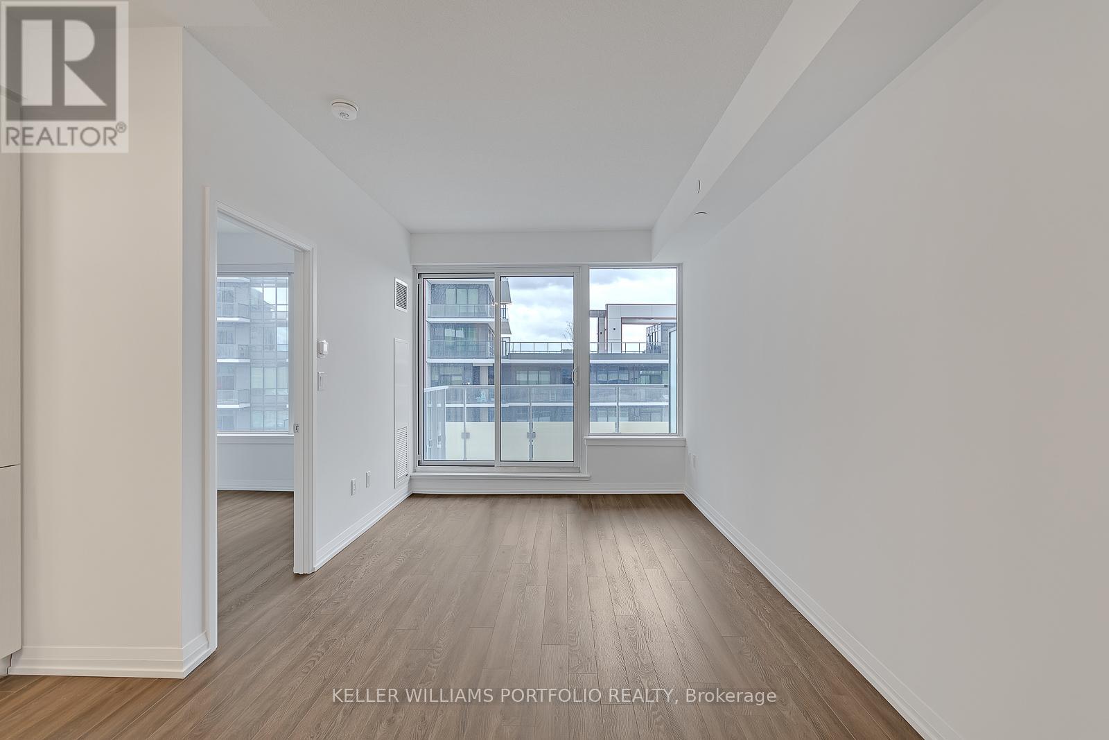 608 - 75 Canterbury Place, Toronto, Ontario  M2N 0L2 - Photo 7 - C12787638