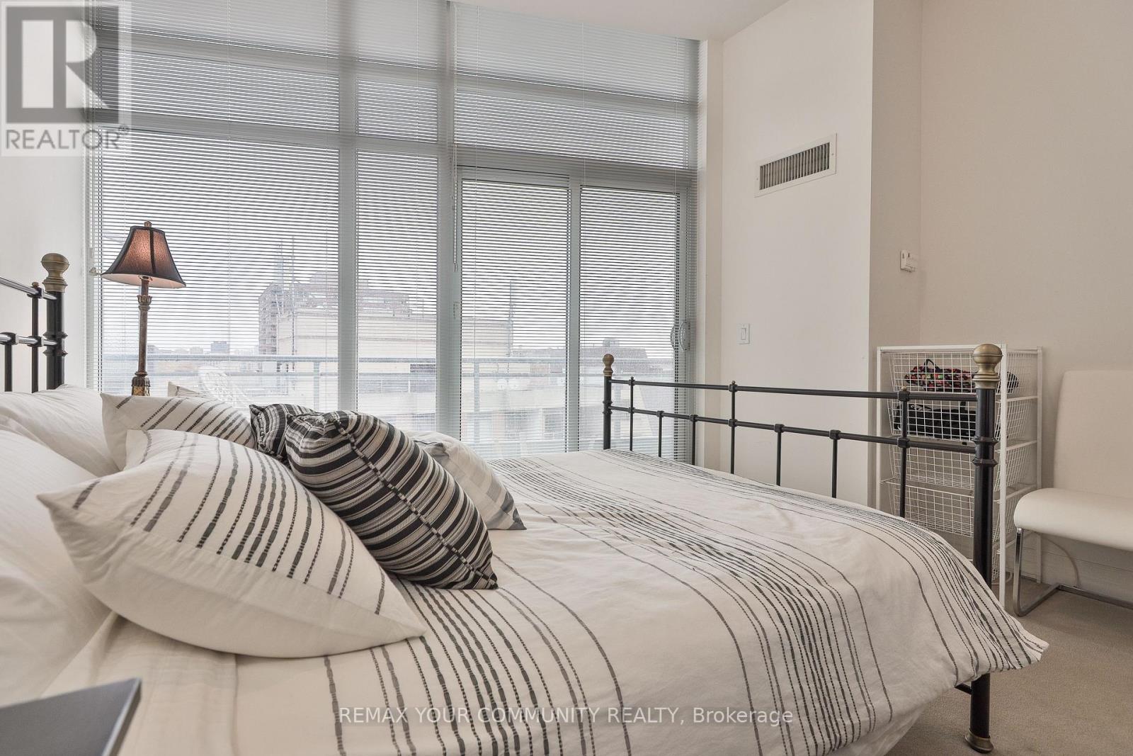 Ph 201 - 8 Scollard Street, Toronto, Ontario  M5R 1E9 - Photo 10 - C12787640