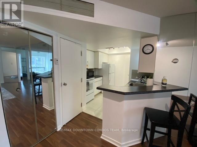 1706 - 1001 Bay Street, Toronto, Ontario  M5S 3A6 - Photo 9 - C12787682