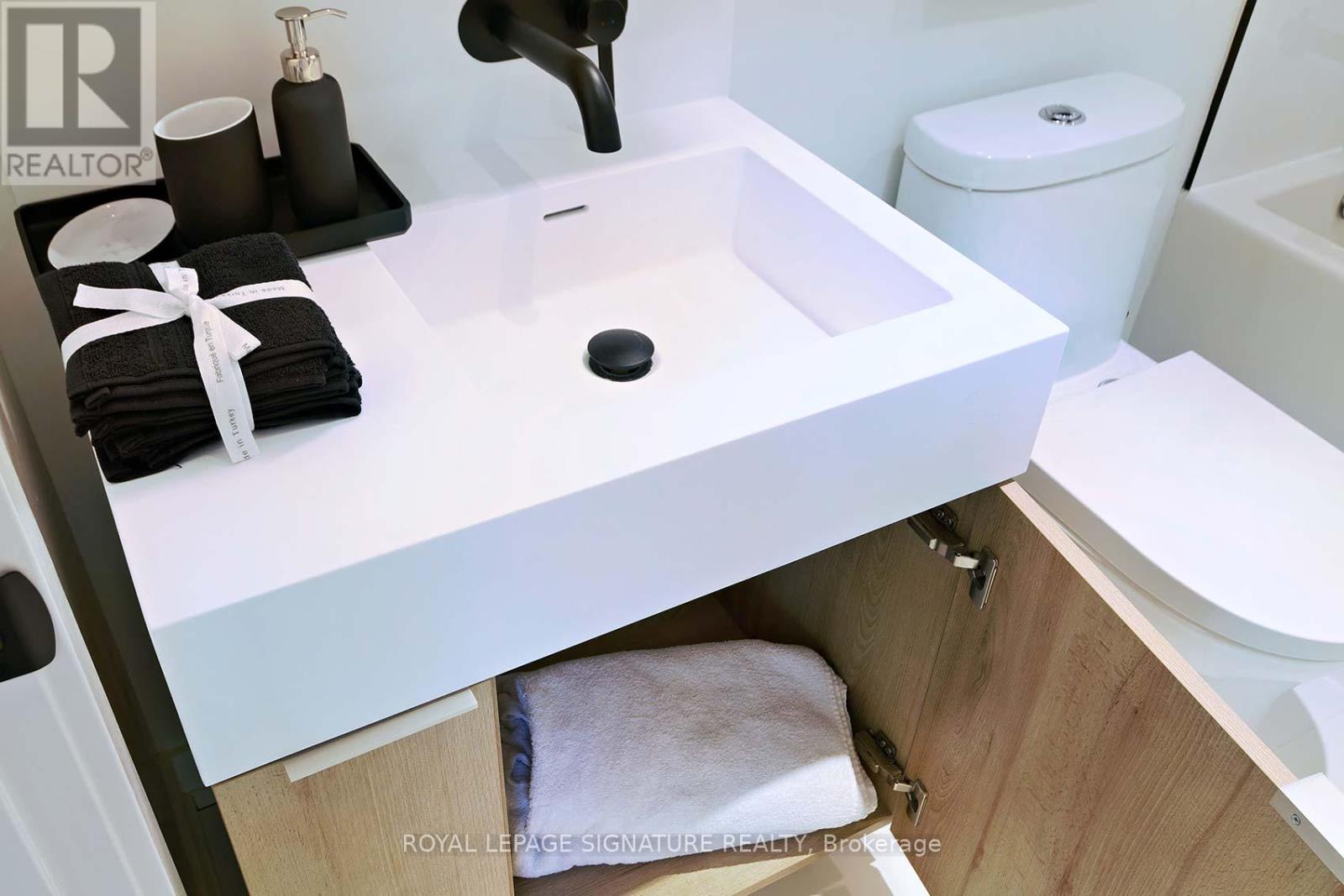 2010 - 117 Broadway Avenue, Toronto, Ontario  M4P 1V3 - Photo 22 - C12787688